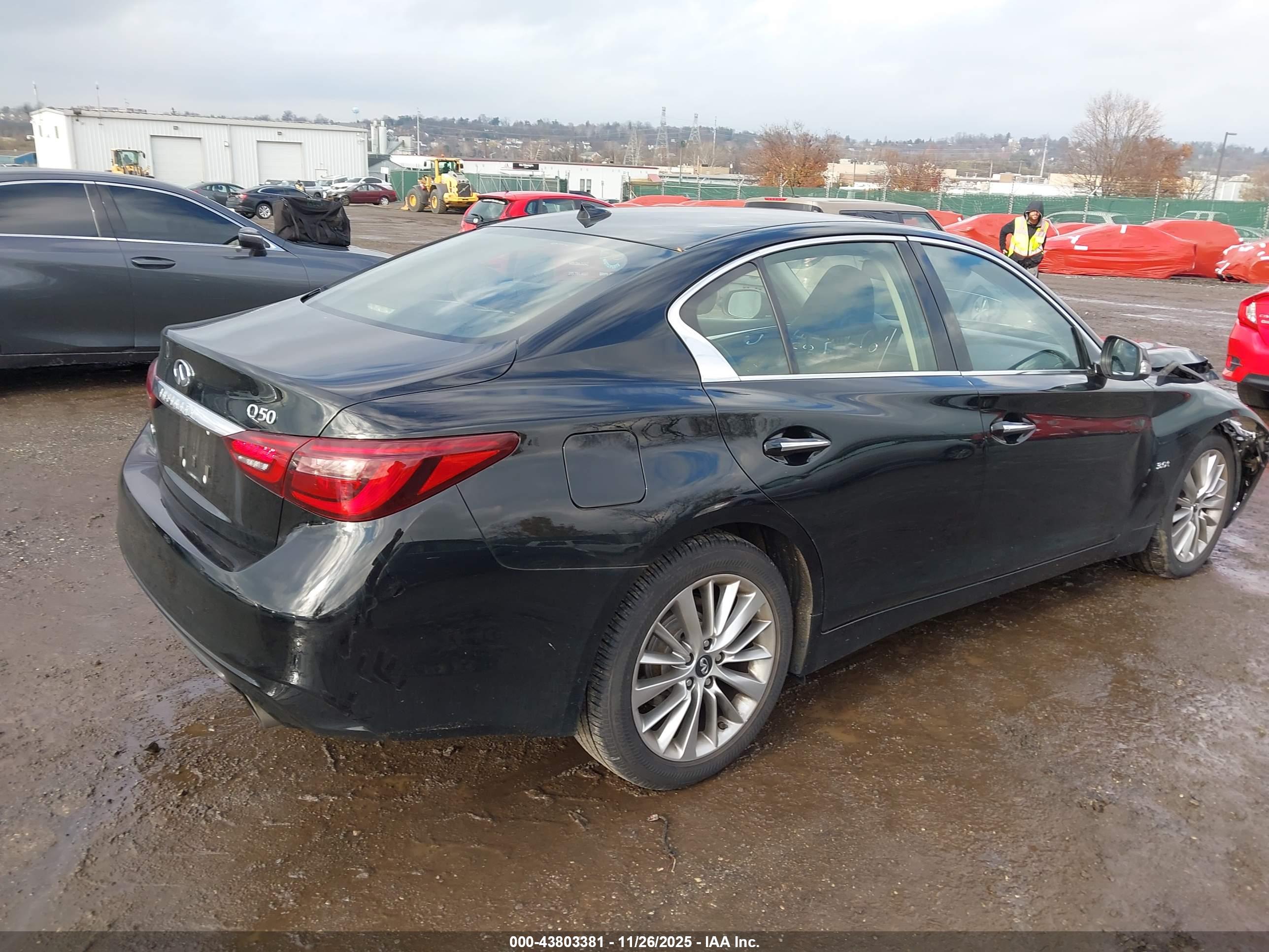 INFINITI Q50 image 4