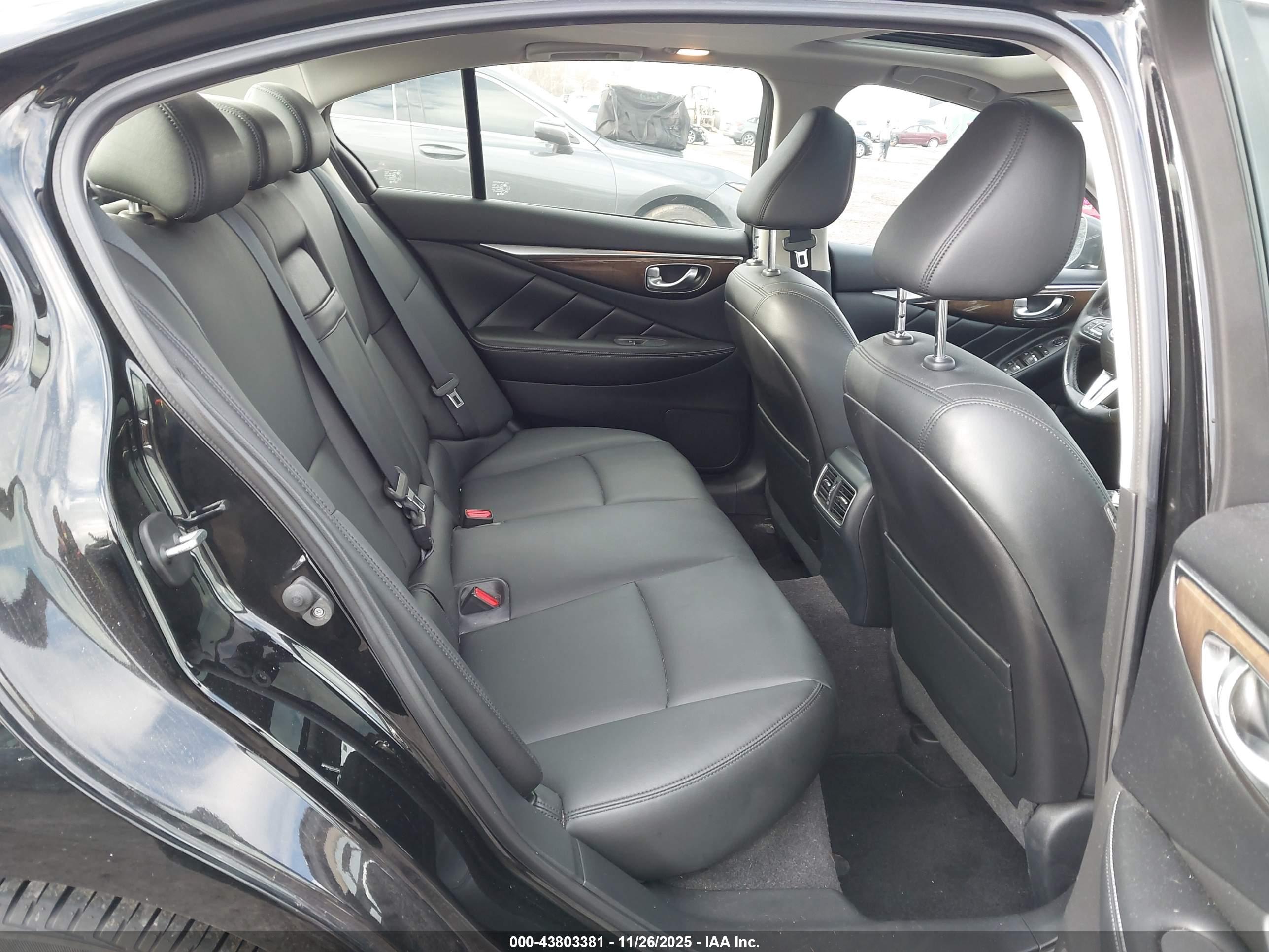 INFINITI Q50 image 8