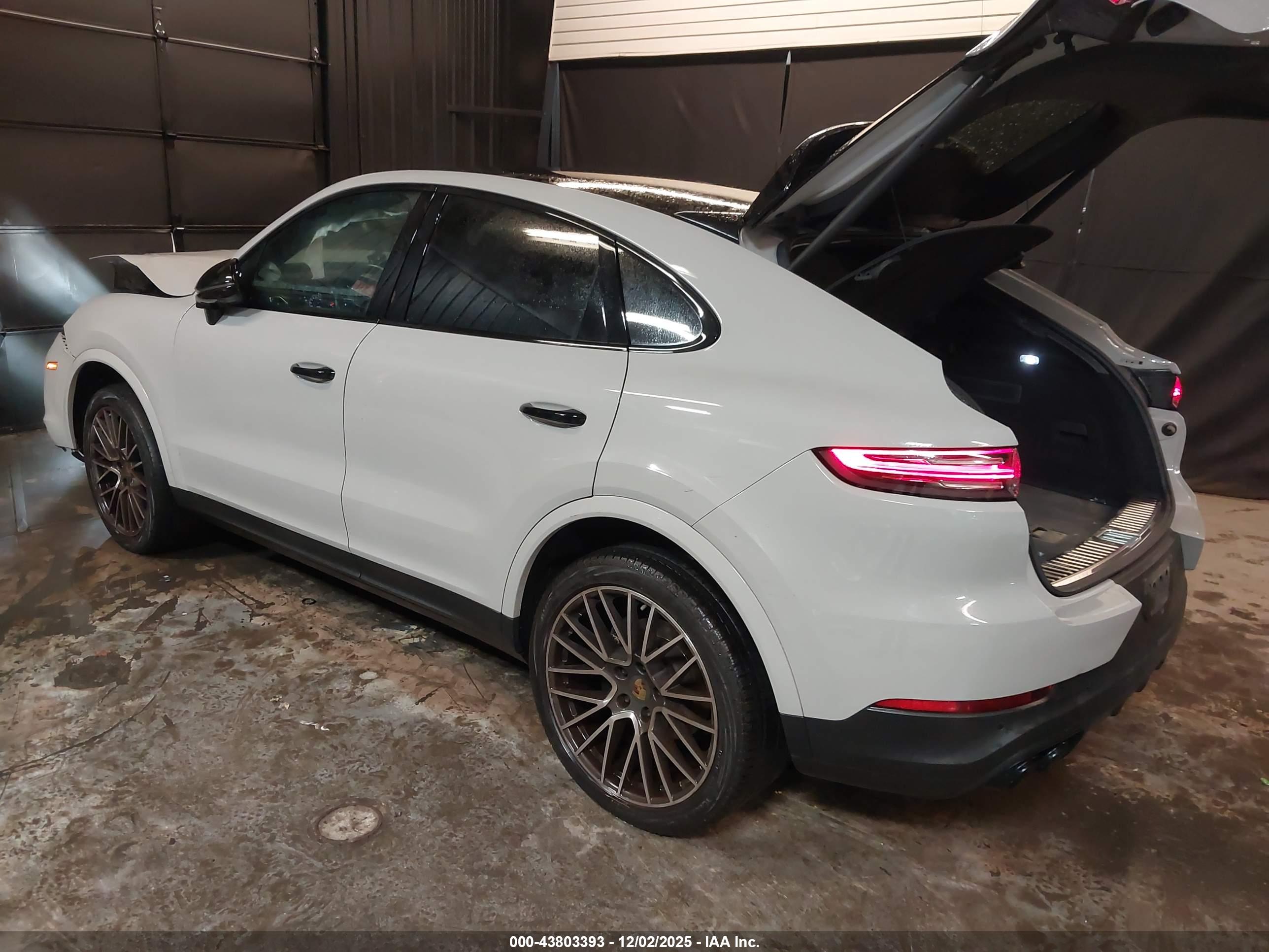 PORSCHE CAYENNE image 3