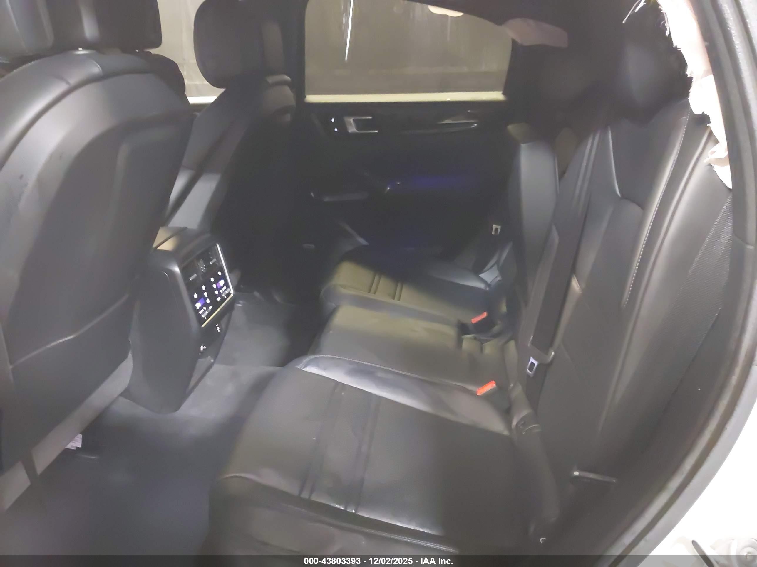 PORSCHE CAYENNE image 8