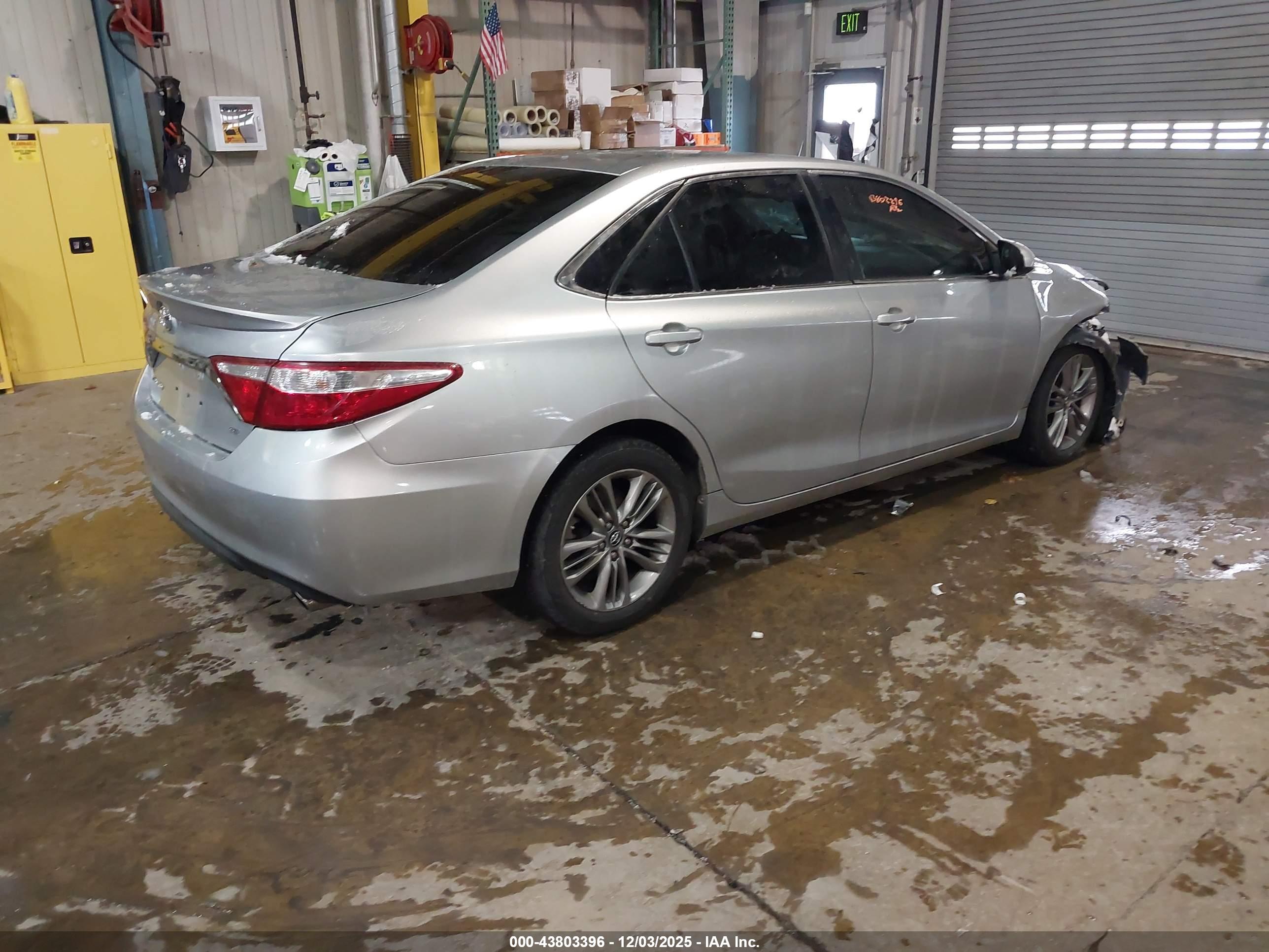TOYOTA CAMRY image 4