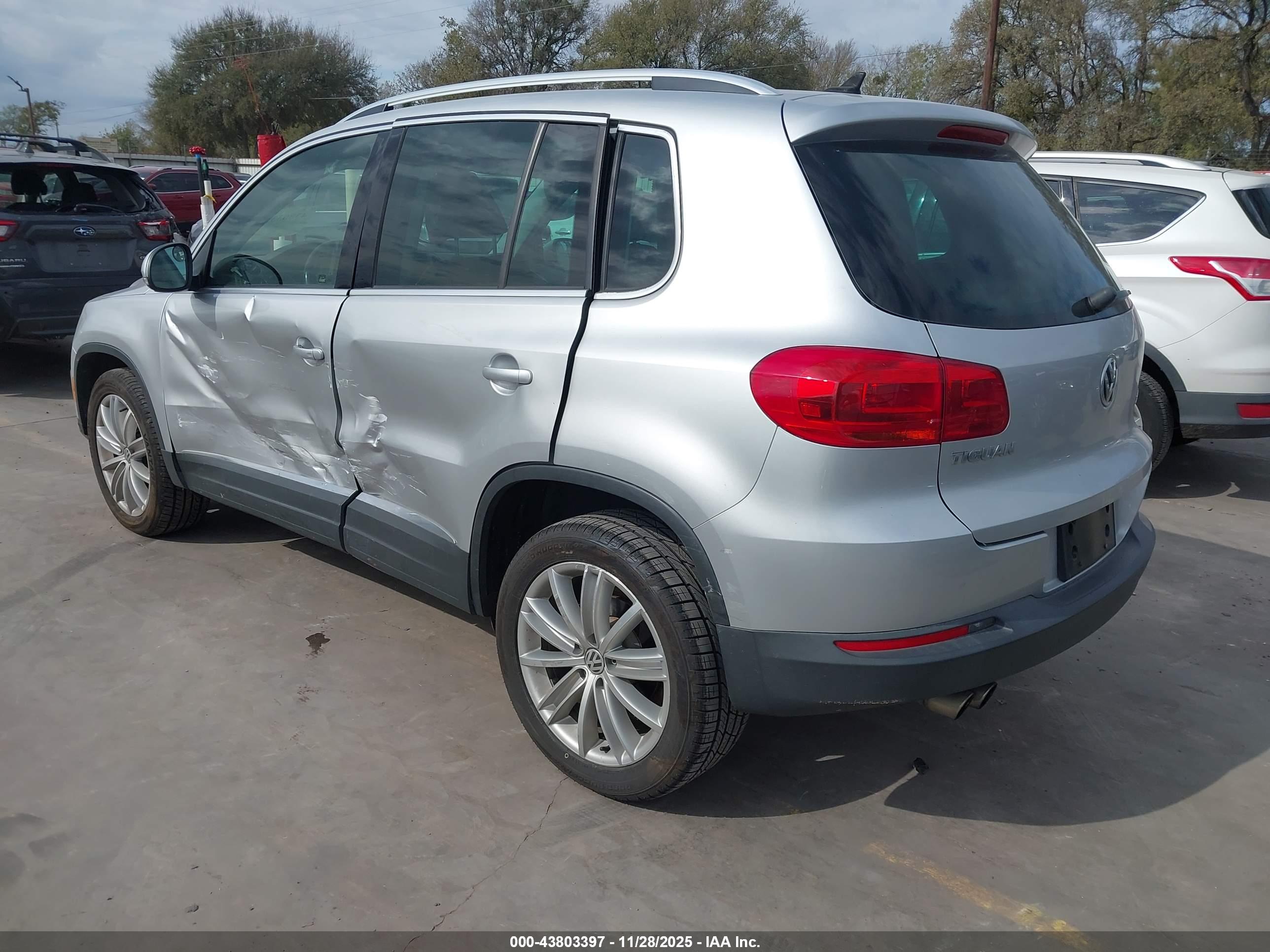 VOLKSWAGEN TIGUAN image 3