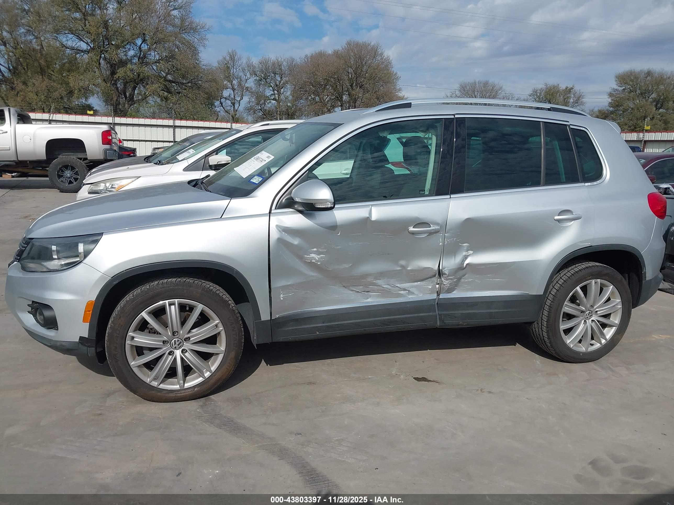 VOLKSWAGEN TIGUAN image 6