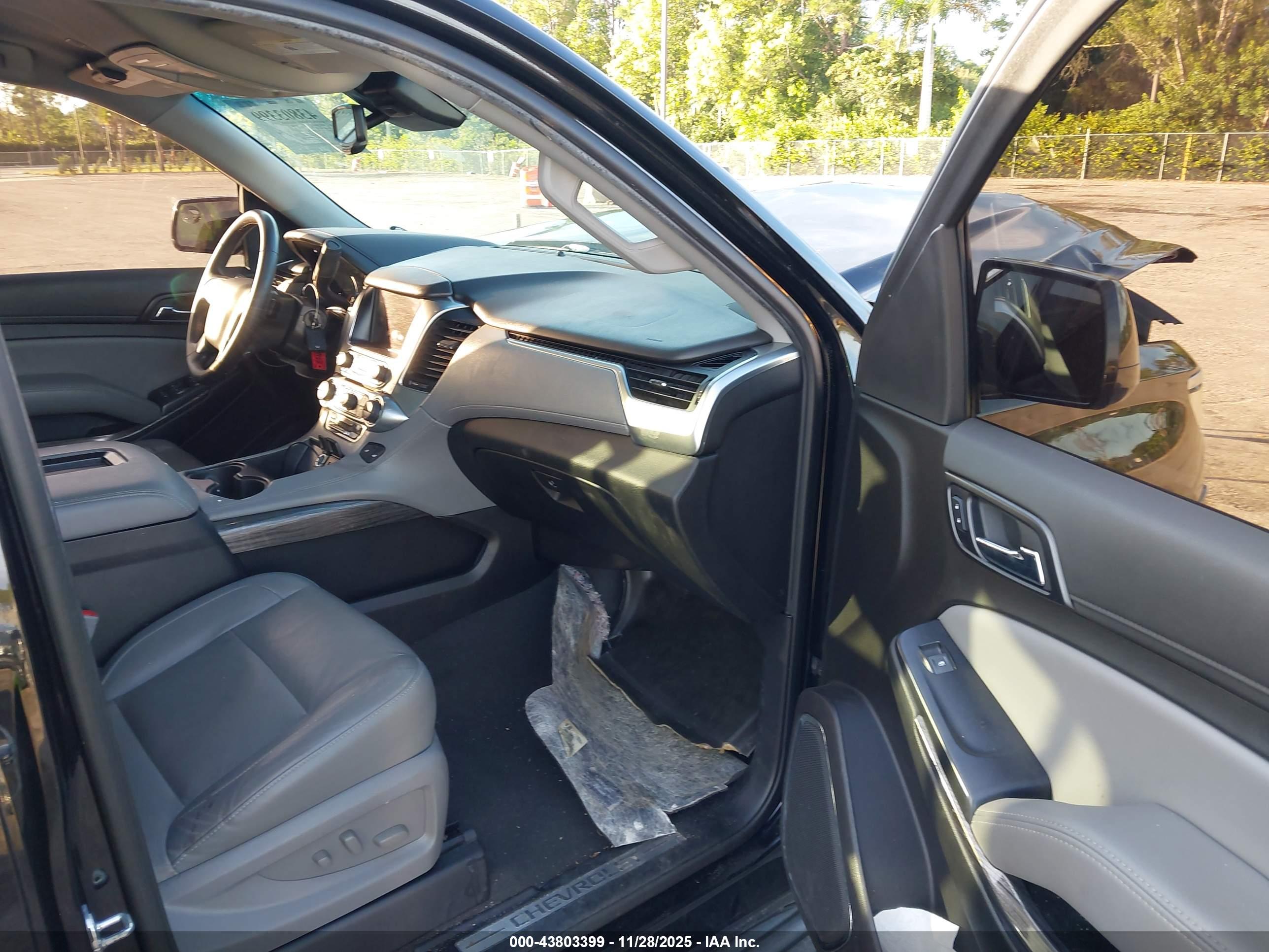CHEVROLET TAHOE image 5