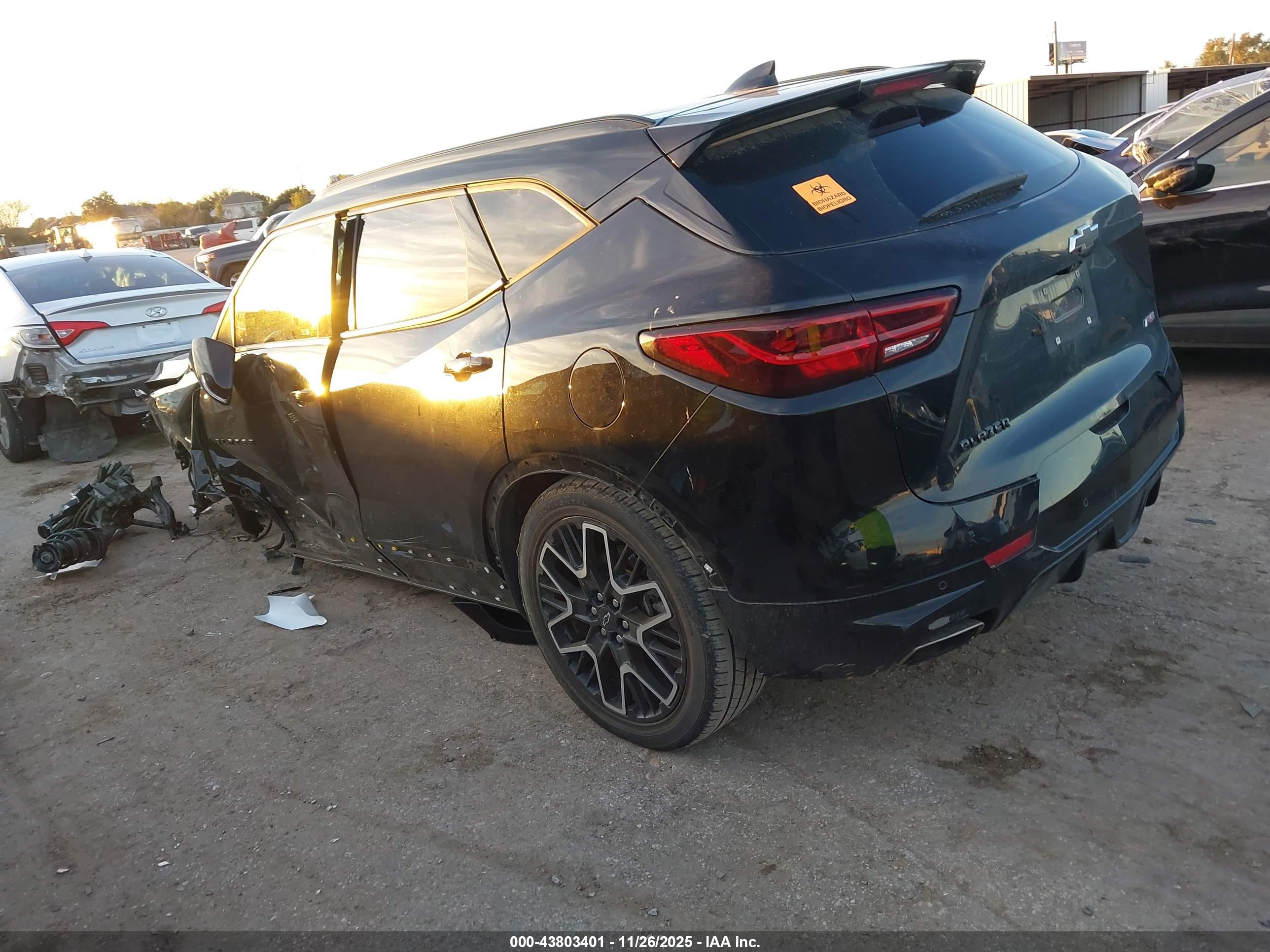CHEVROLET BLAZER image 3