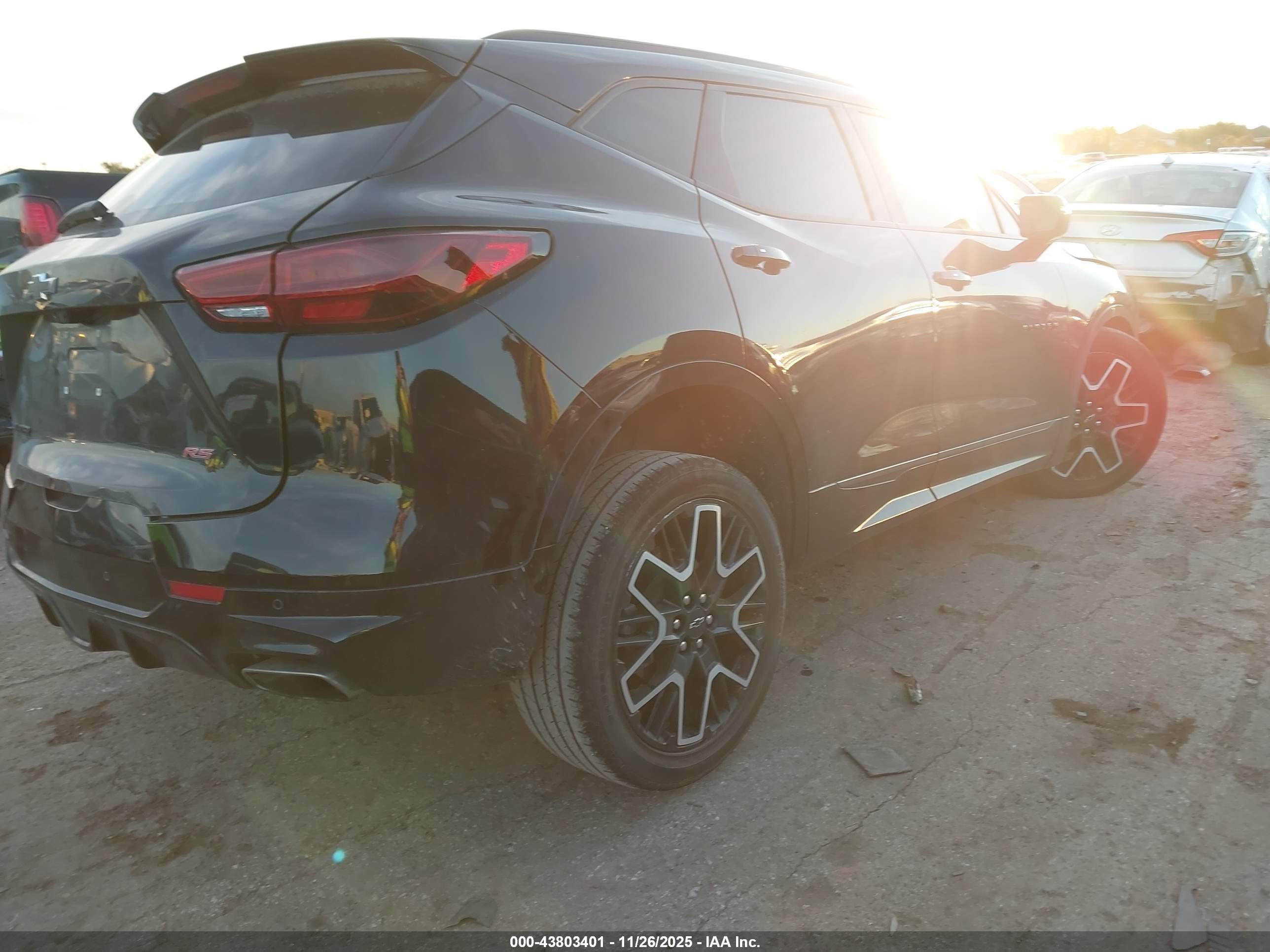 CHEVROLET BLAZER image 4