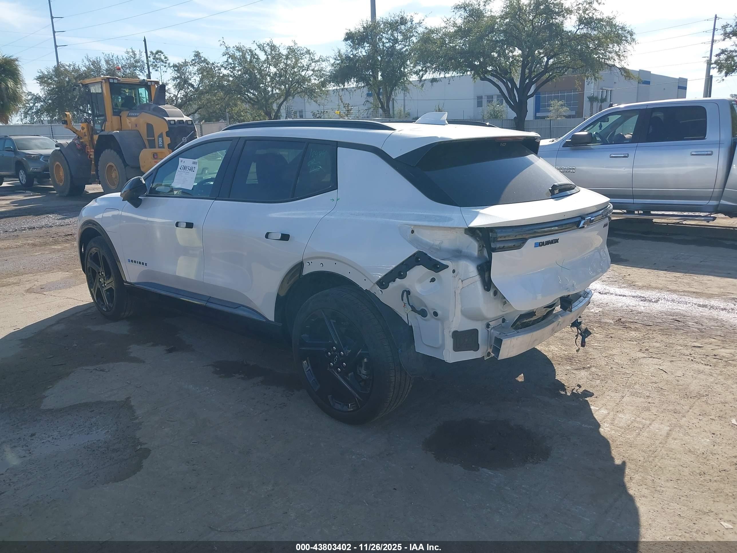CHEVROLET EQUINOX image 3