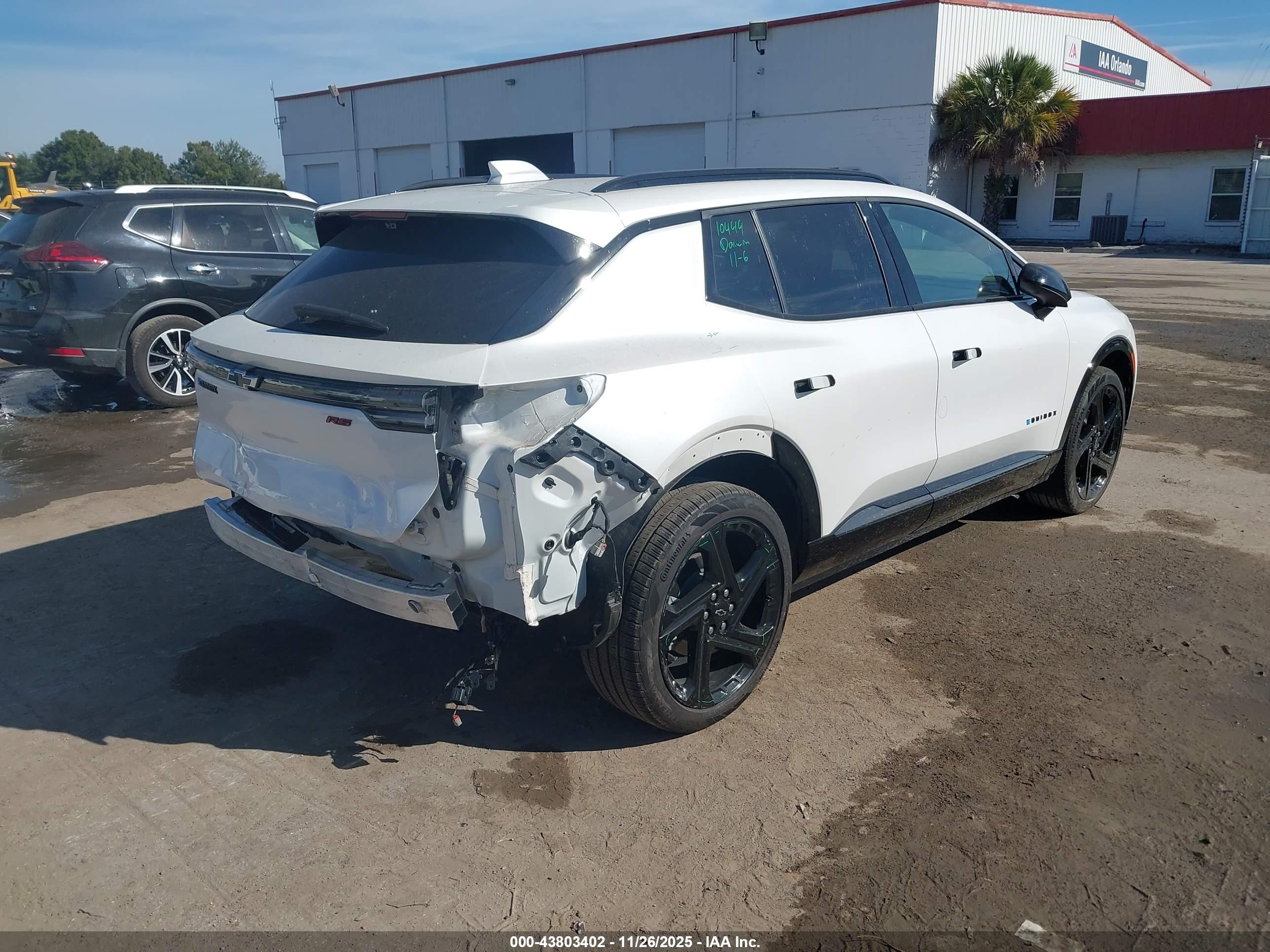 CHEVROLET EQUINOX image 4