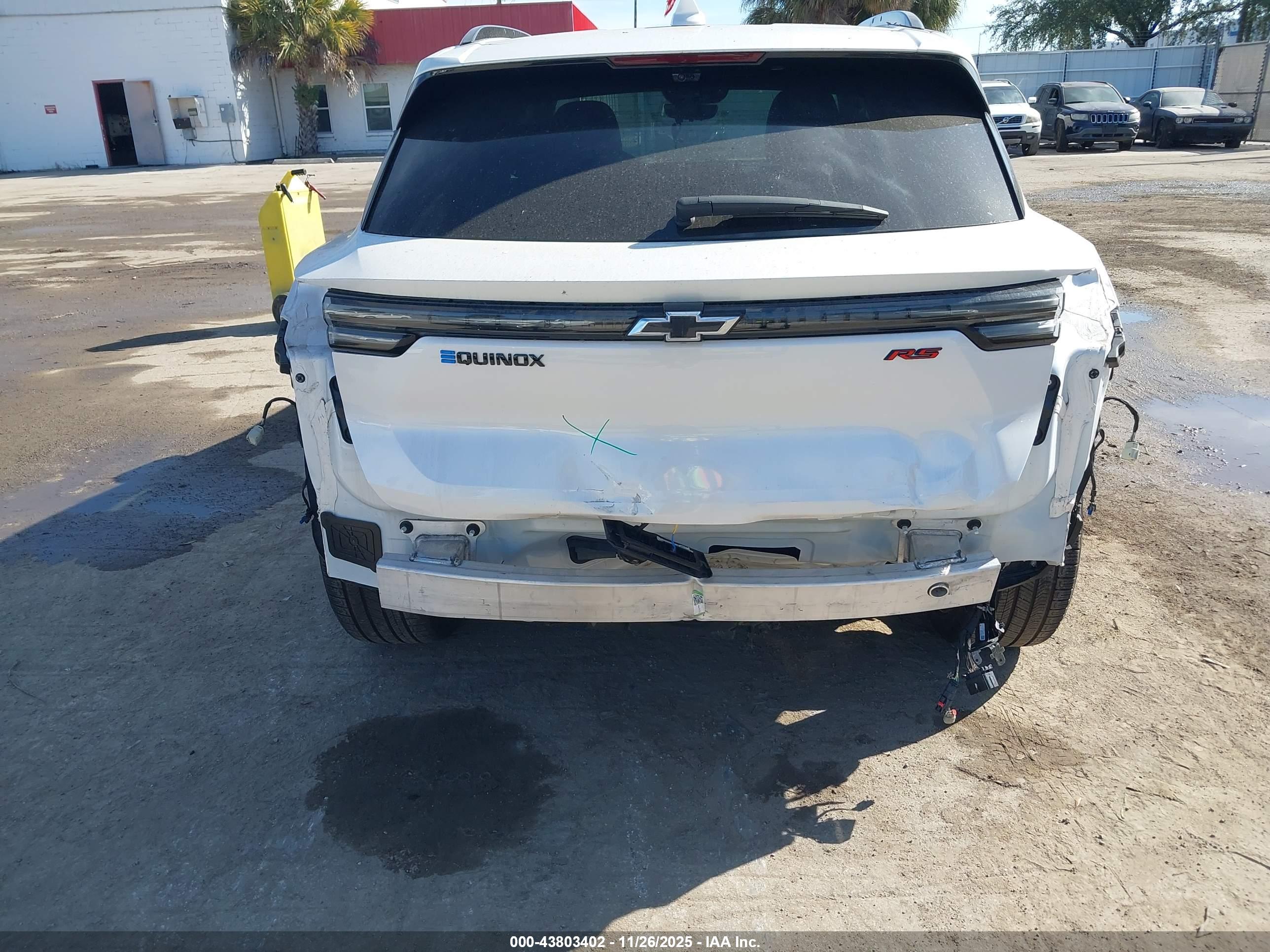 CHEVROLET EQUINOX image 6