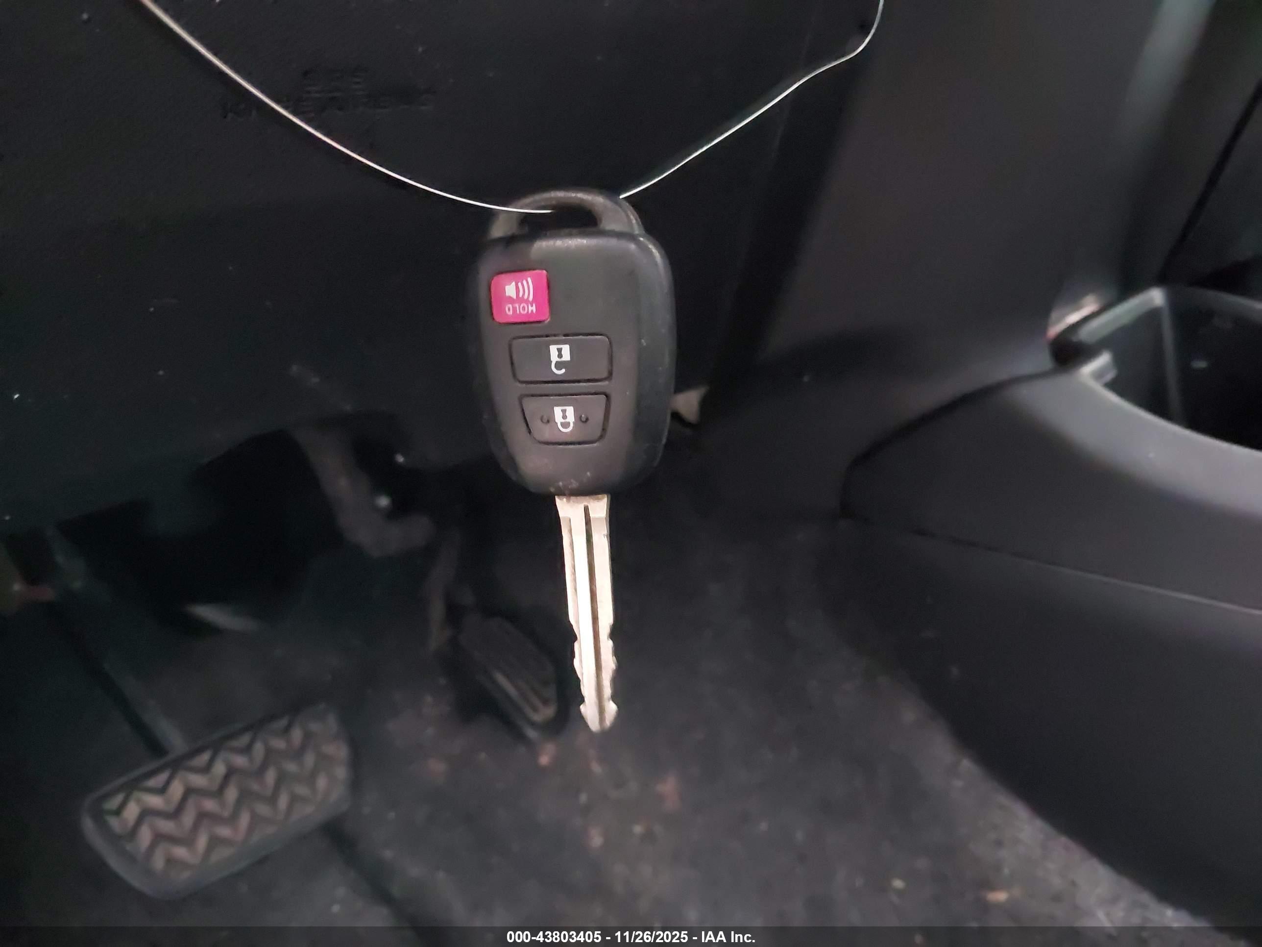 TOYOTA PRIUS image 11