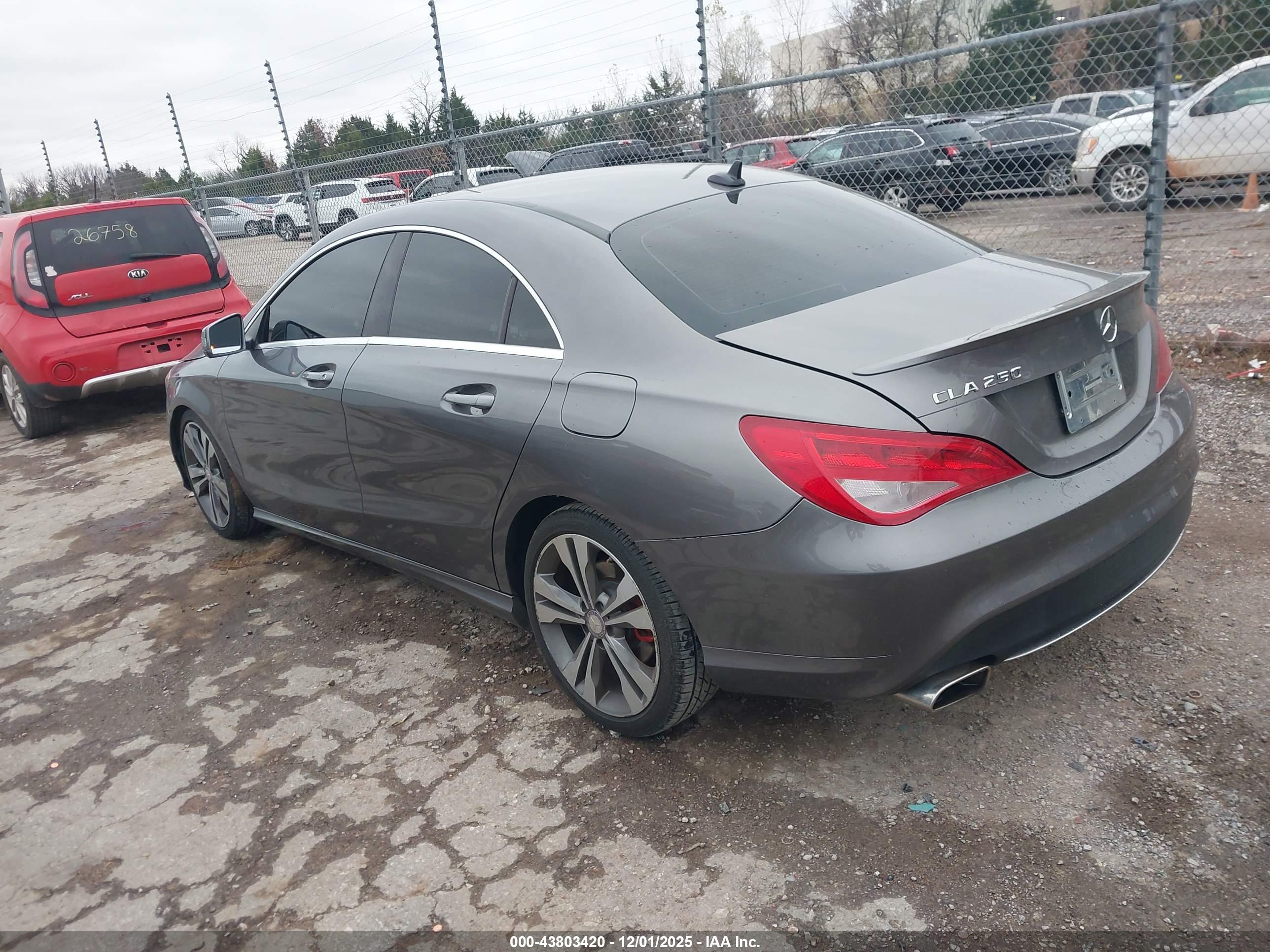 MERCEDES-BENZ CLA image 3