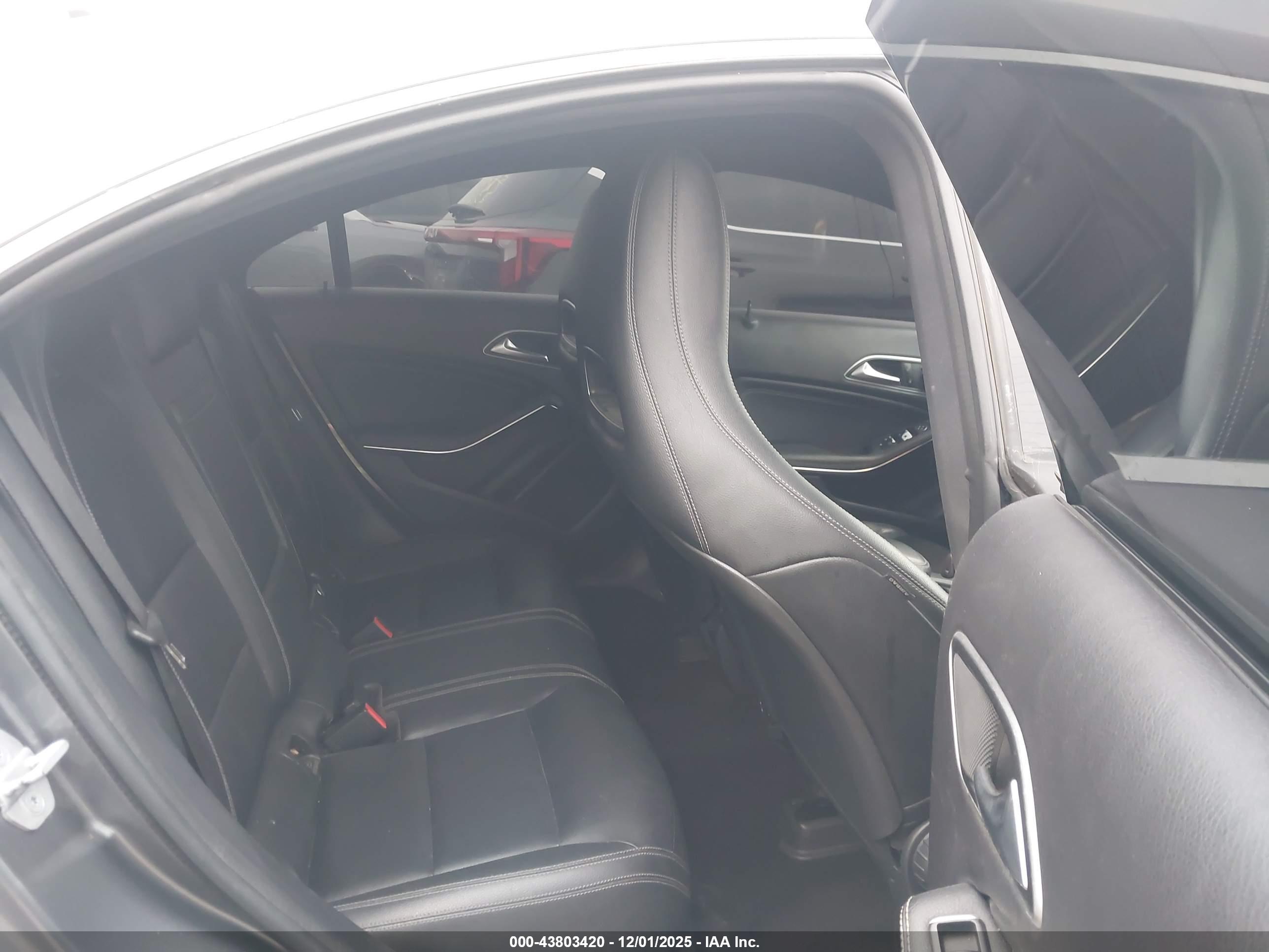 MERCEDES-BENZ CLA image 8