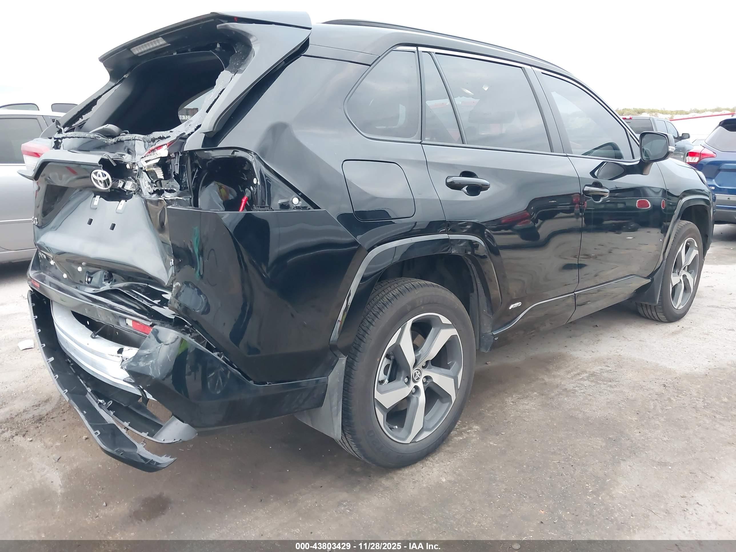 TOYOTA RAV4 image 4