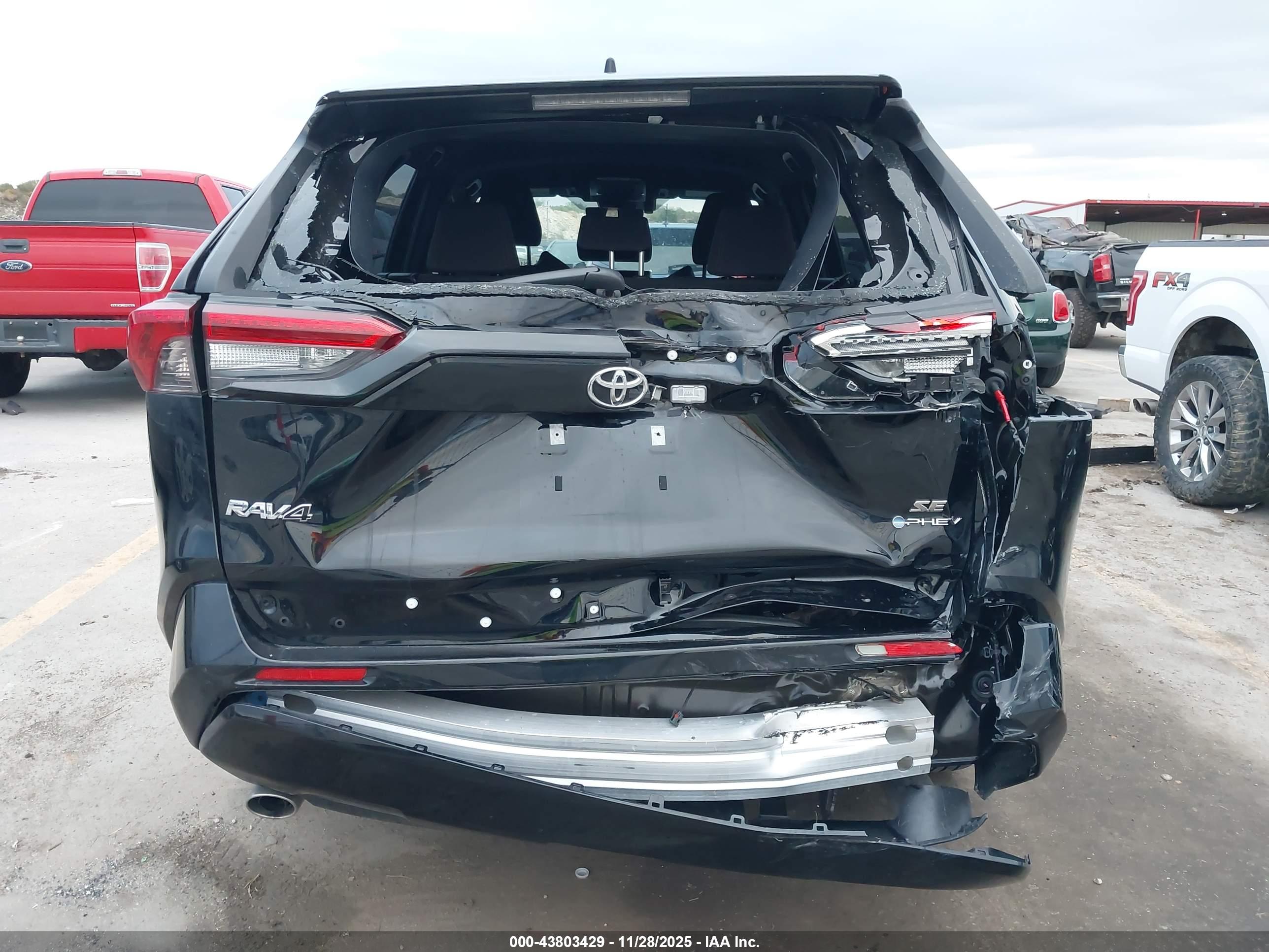 TOYOTA RAV4 image 6