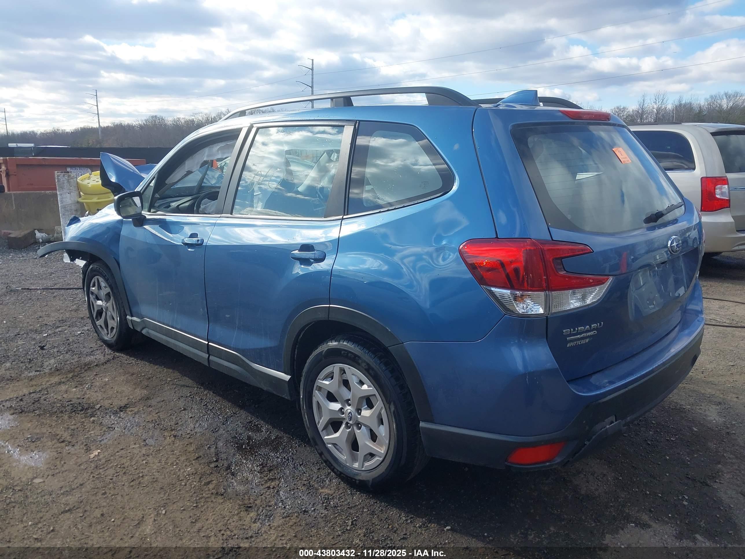 SUBARU FORESTER image 3