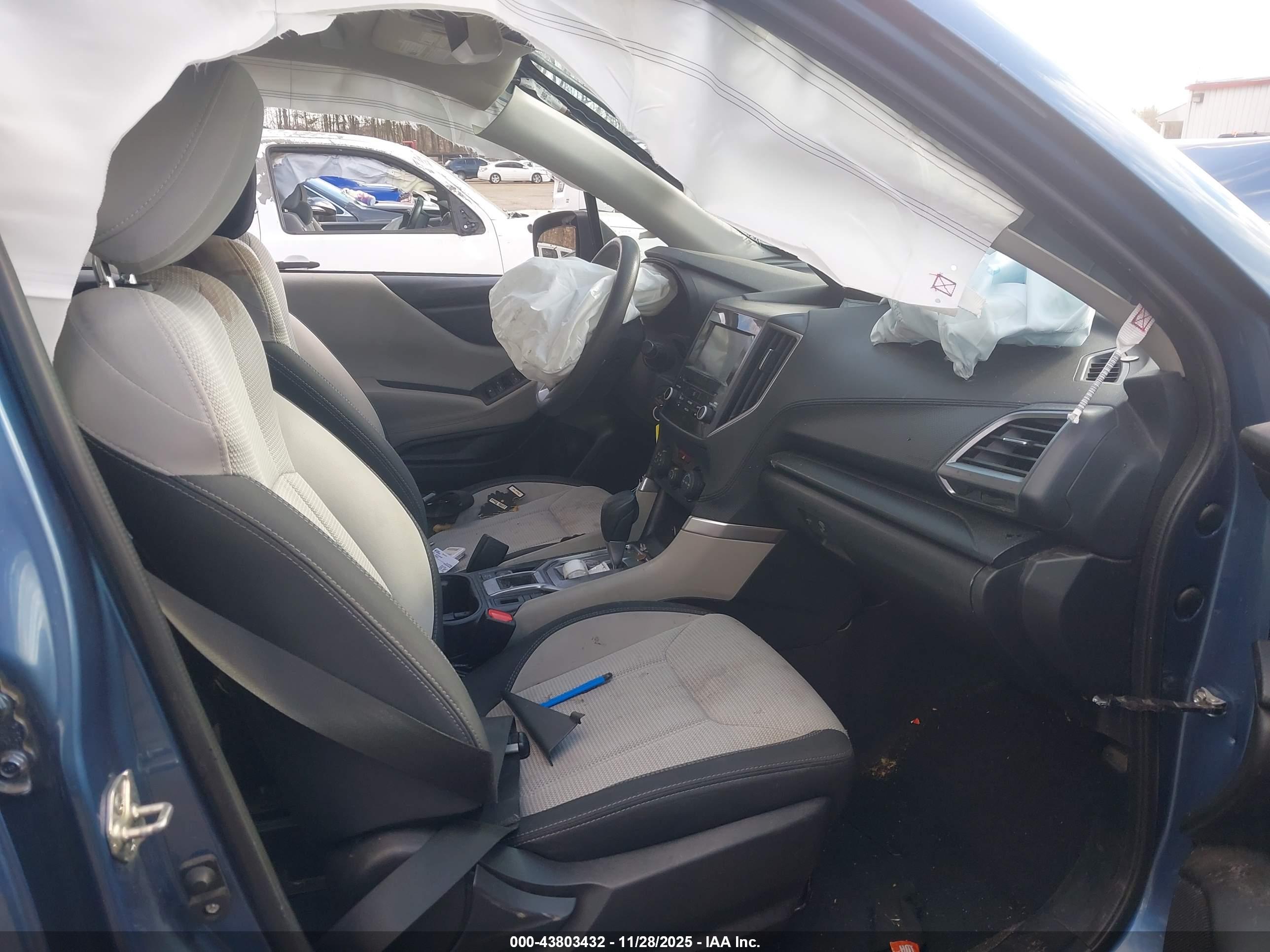 SUBARU FORESTER image 5