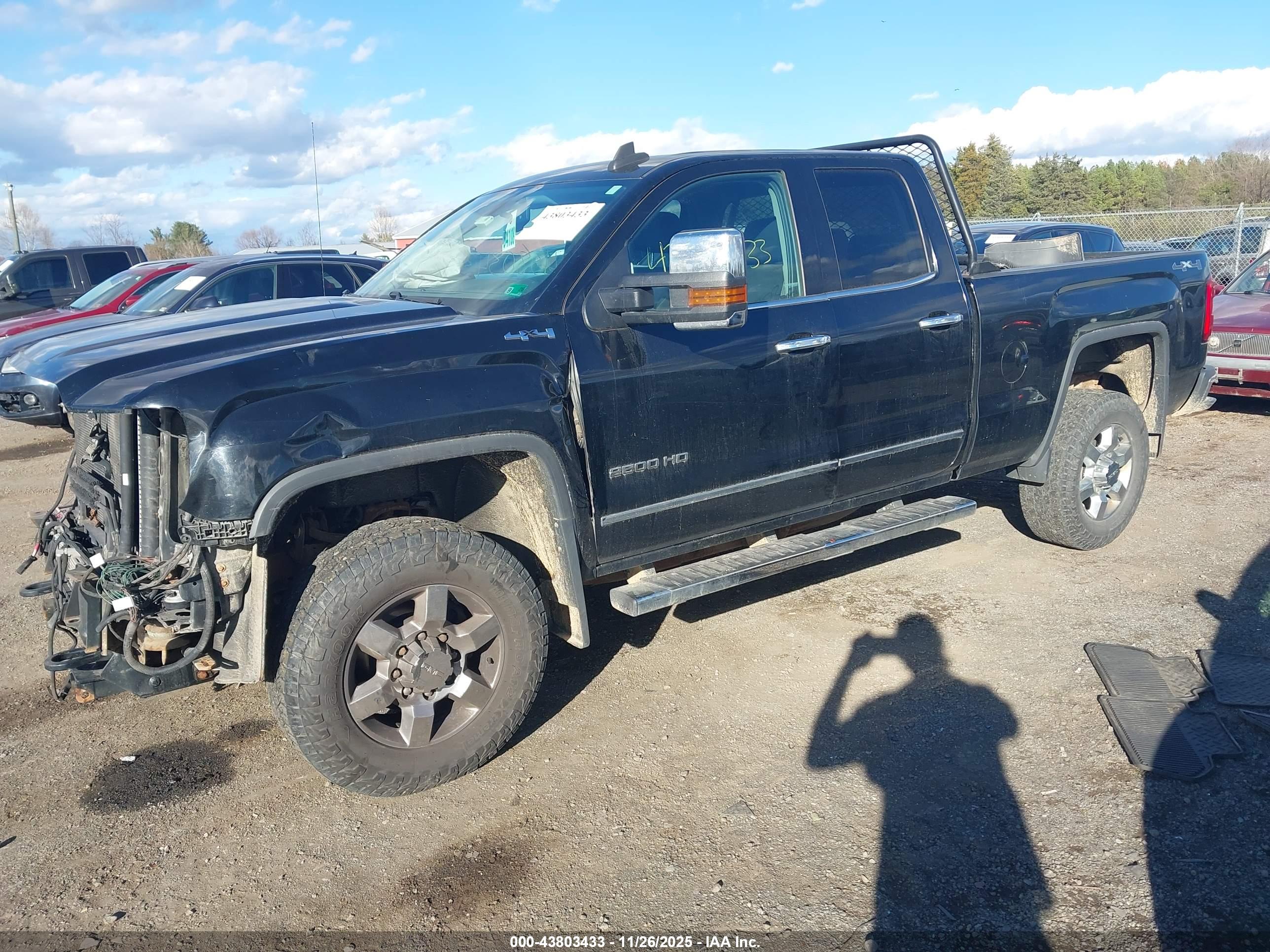 GMC SIERRA image 2