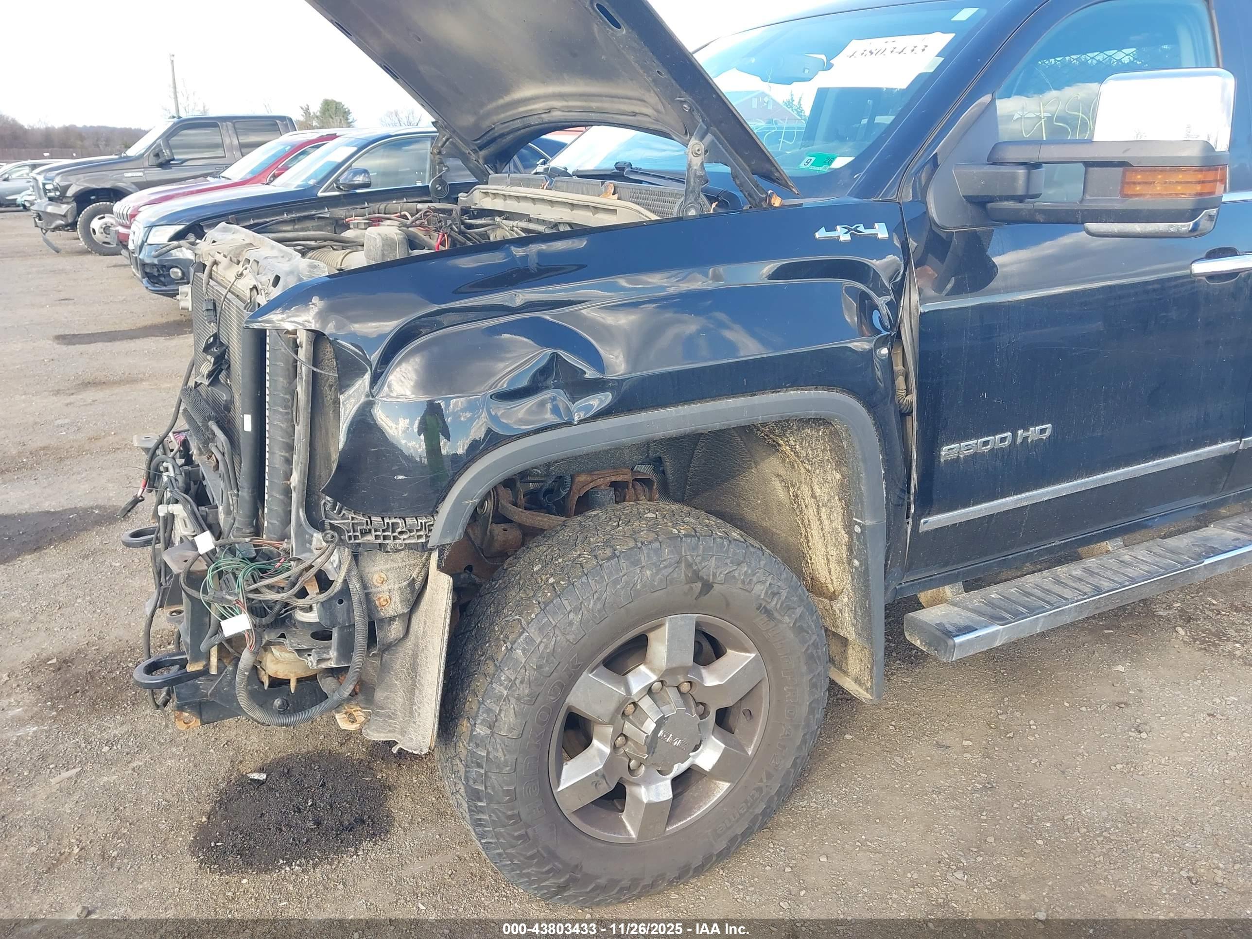 GMC SIERRA image 6