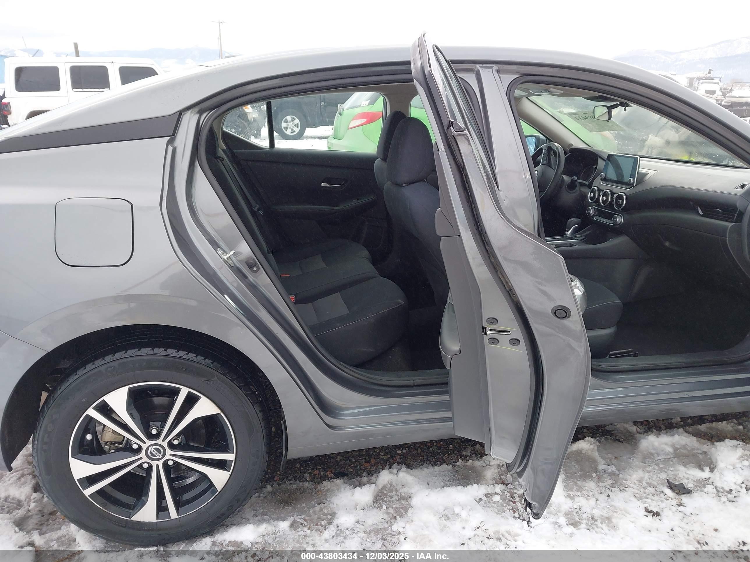 NISSAN SENTRA image 8