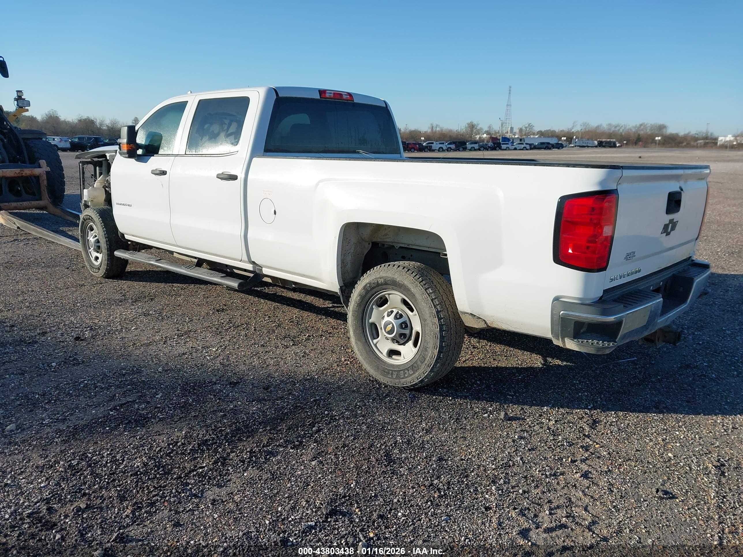 CHEVROLET SILVERADO image 3