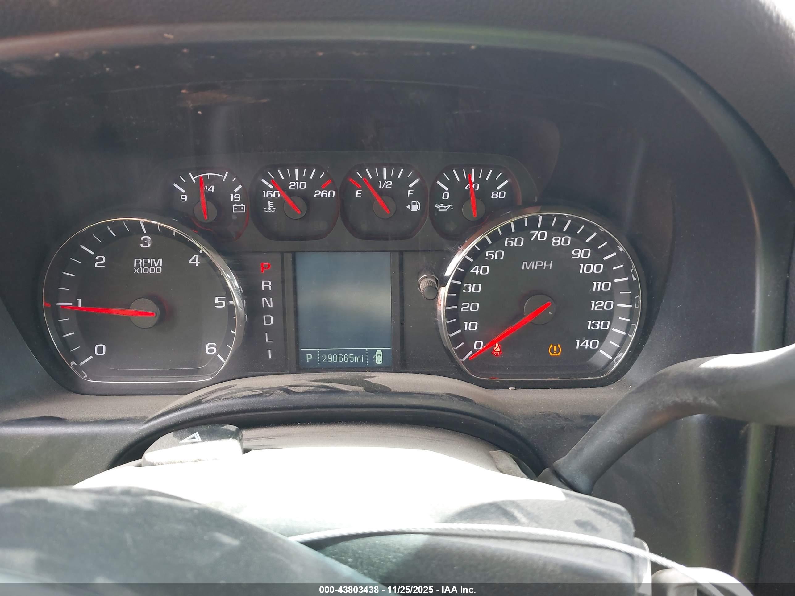 CHEVROLET SILVERADO image 7
