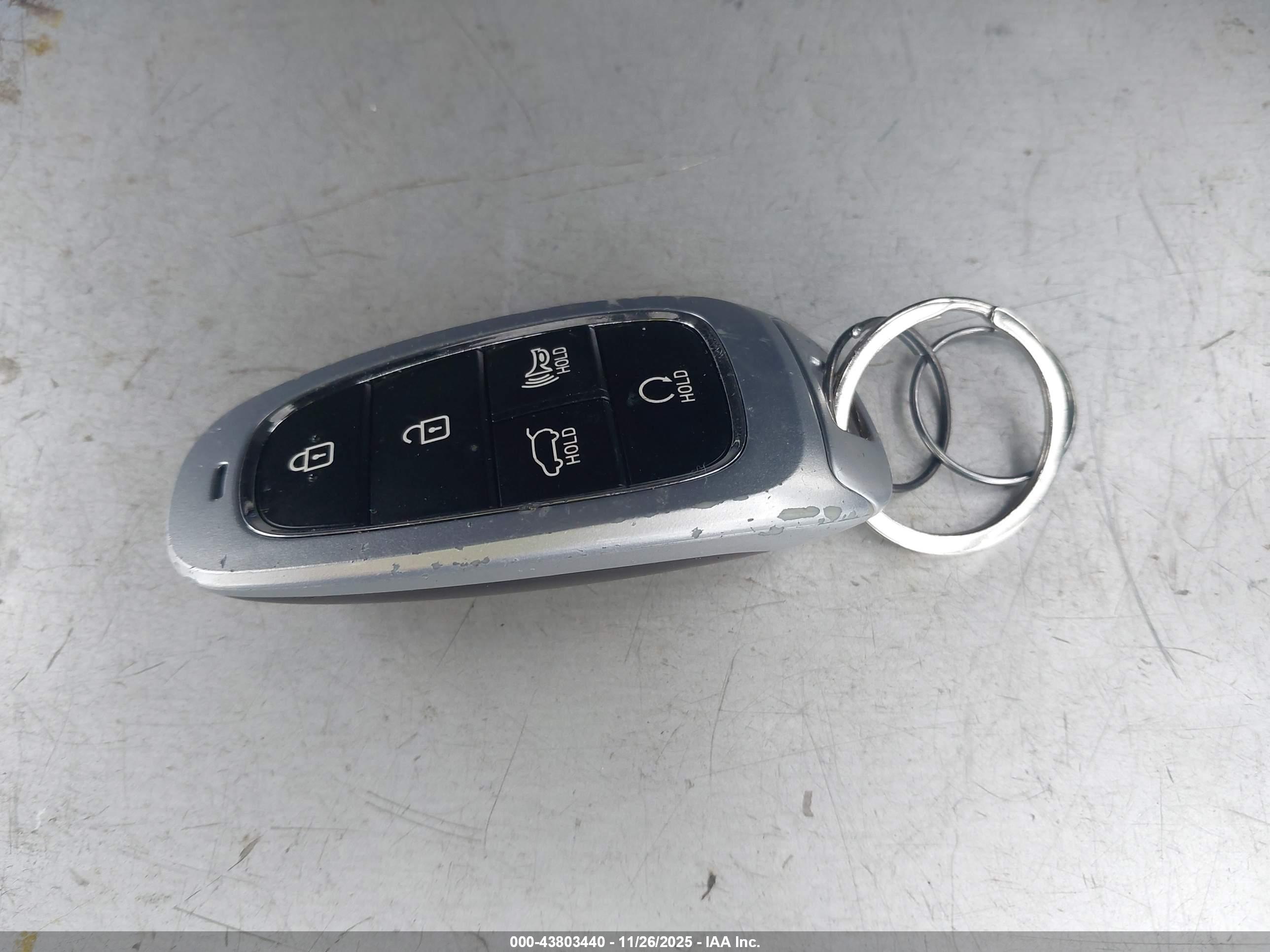 HYUNDAI TUCSON image 11