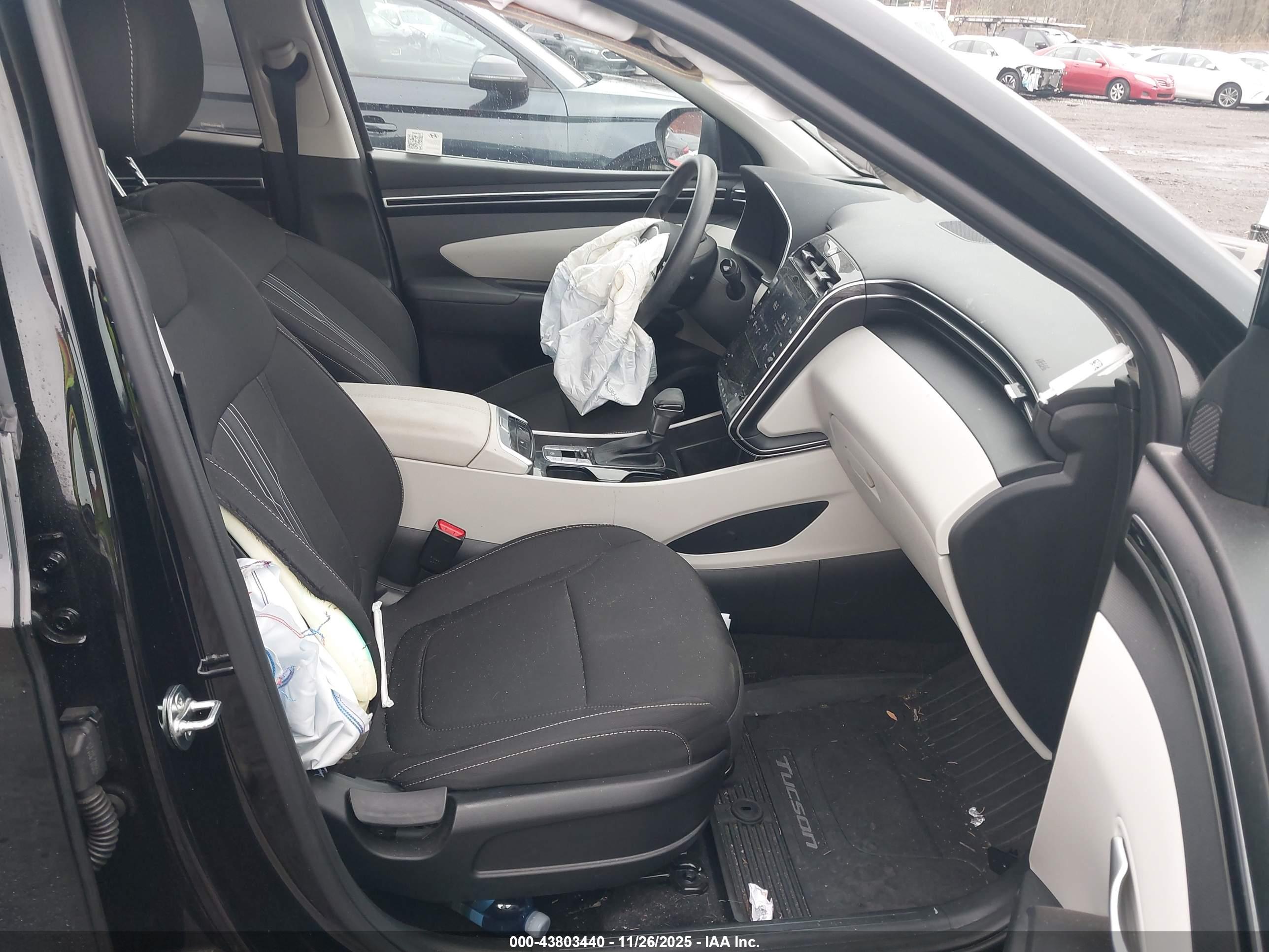 HYUNDAI TUCSON image 5