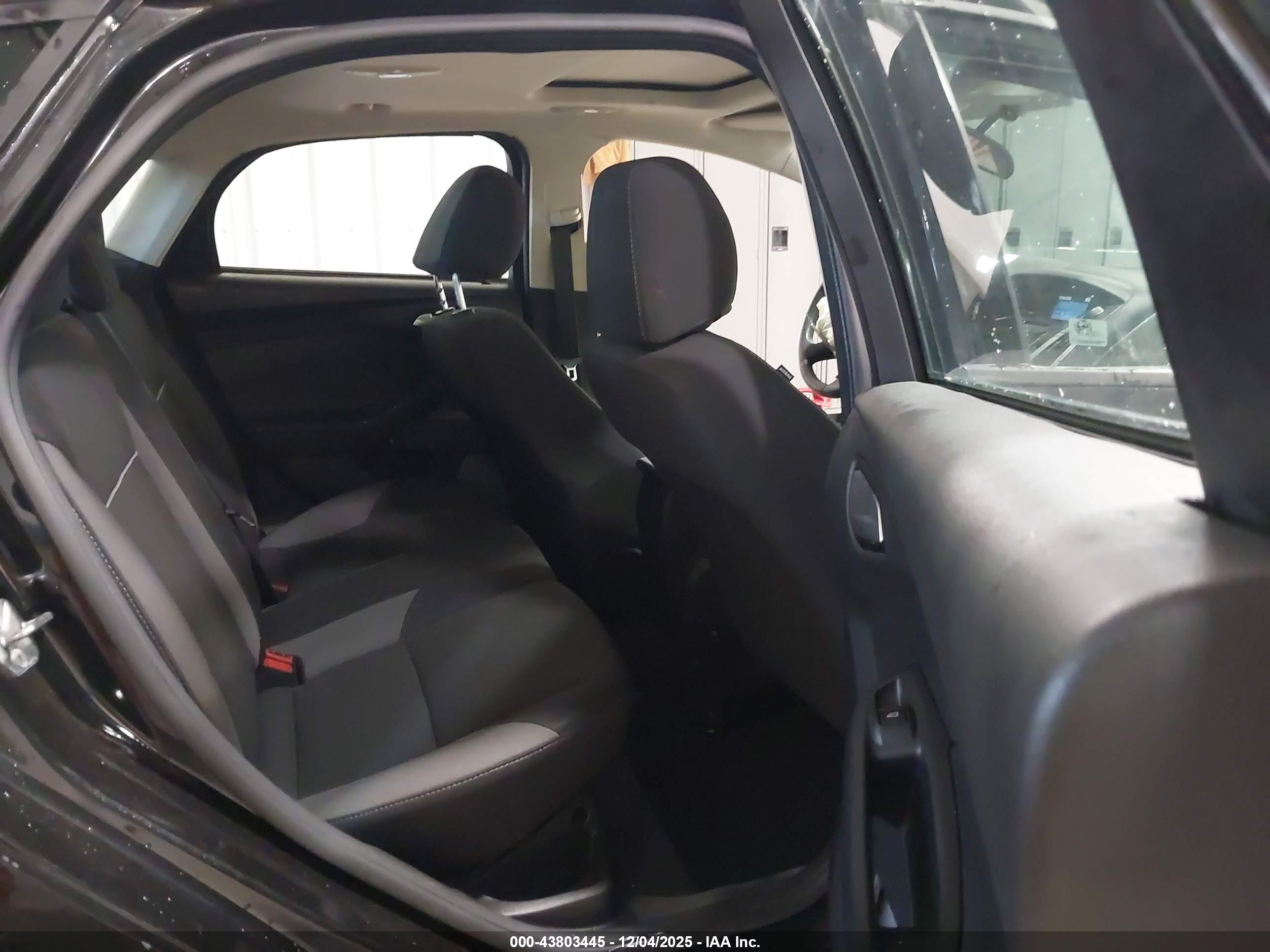 FORD FOCUS image 8