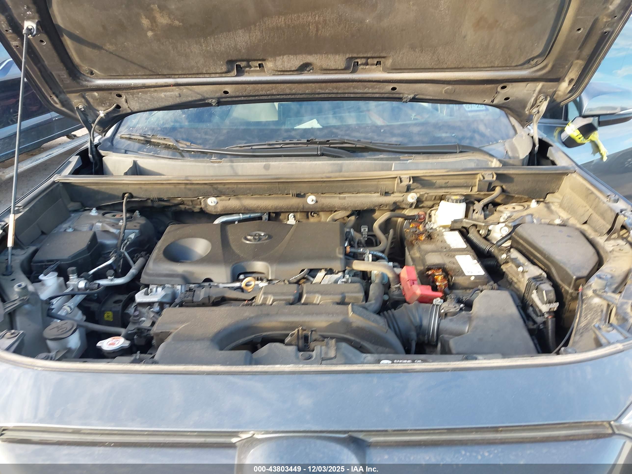 TOYOTA RAV4 image 10