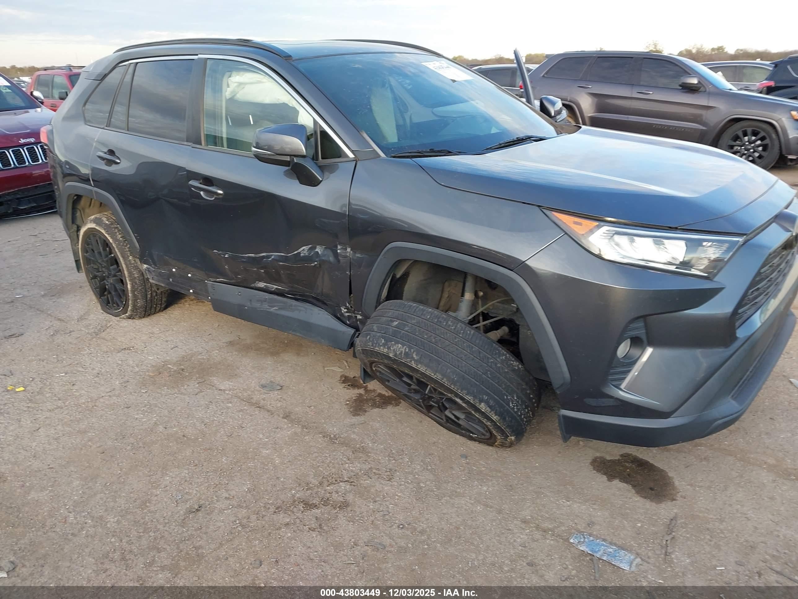 TOYOTA RAV4 image 6