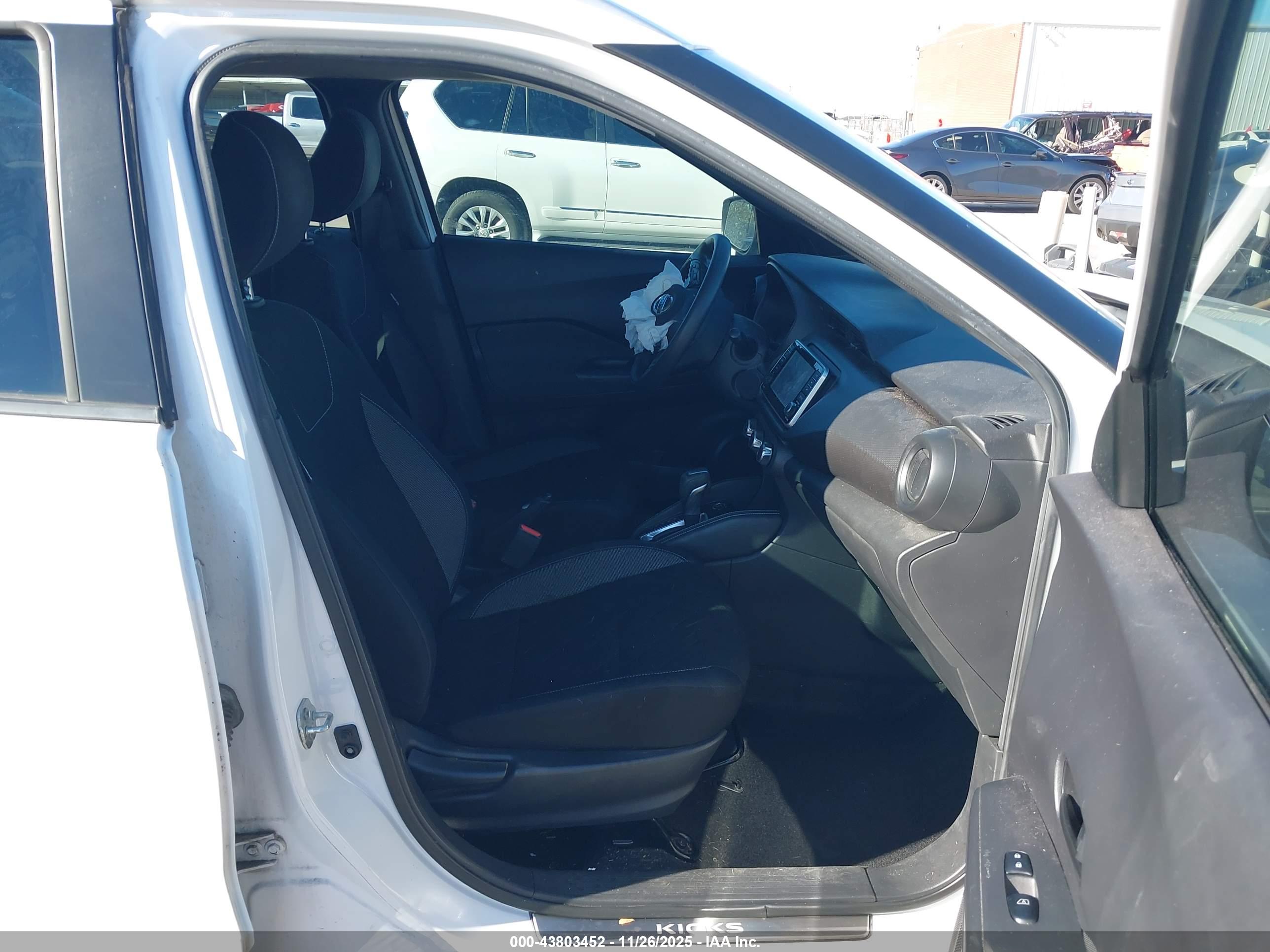 NISSAN KICKS image 5