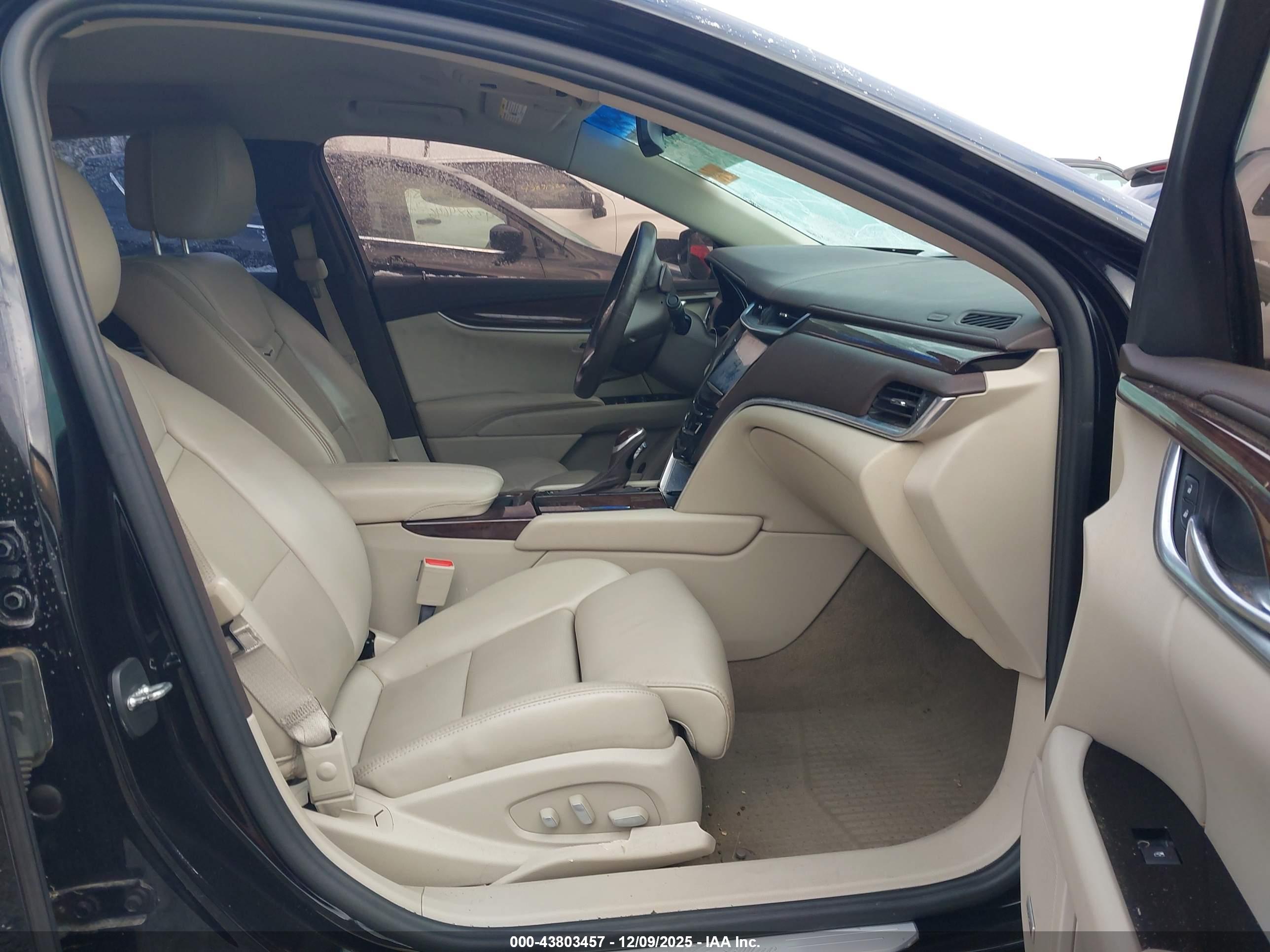 CADILLAC XTS image 5