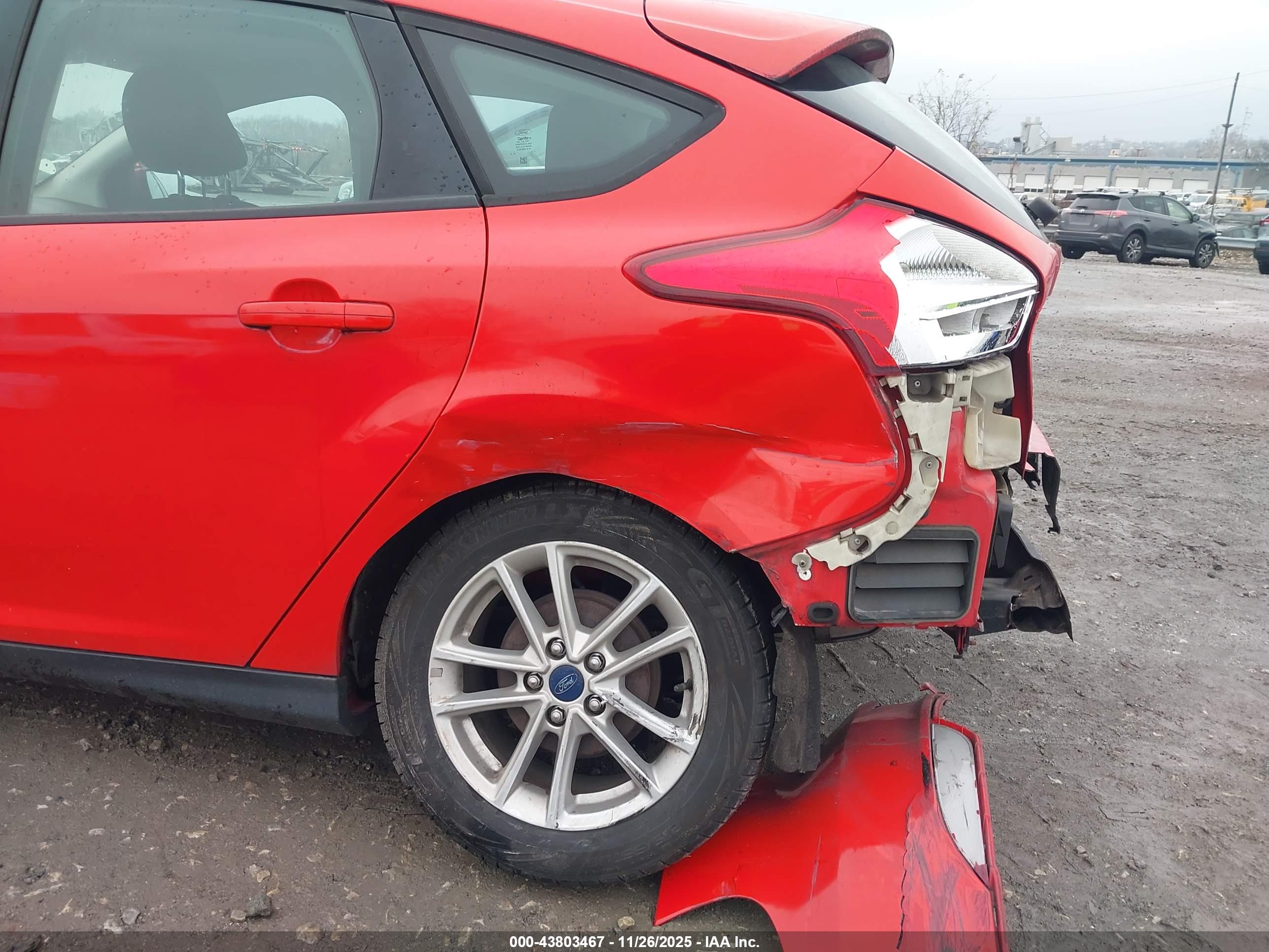 FORD FOCUS image 6