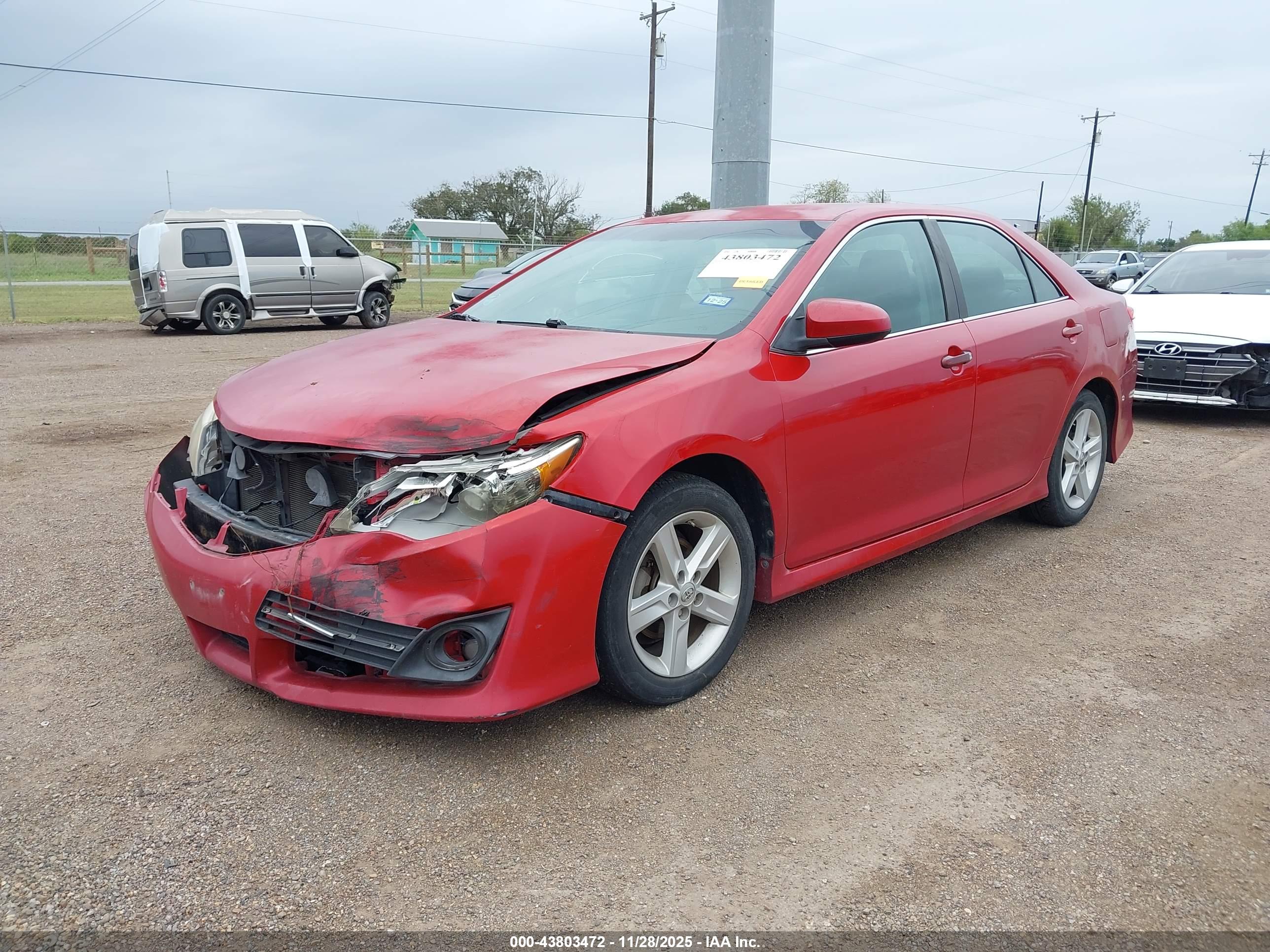 TOYOTA CAMRY image 2