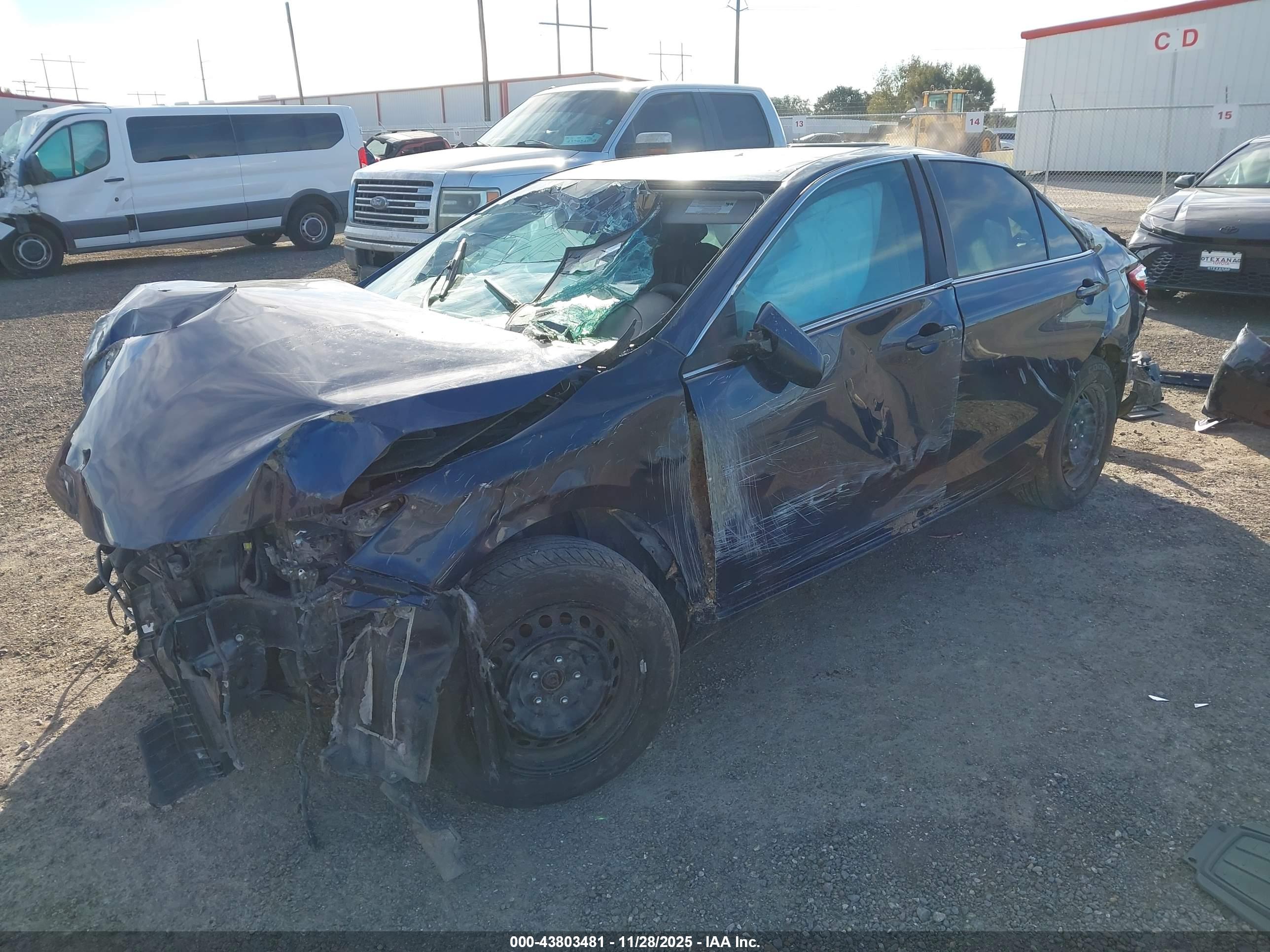 TOYOTA CAMRY image 2