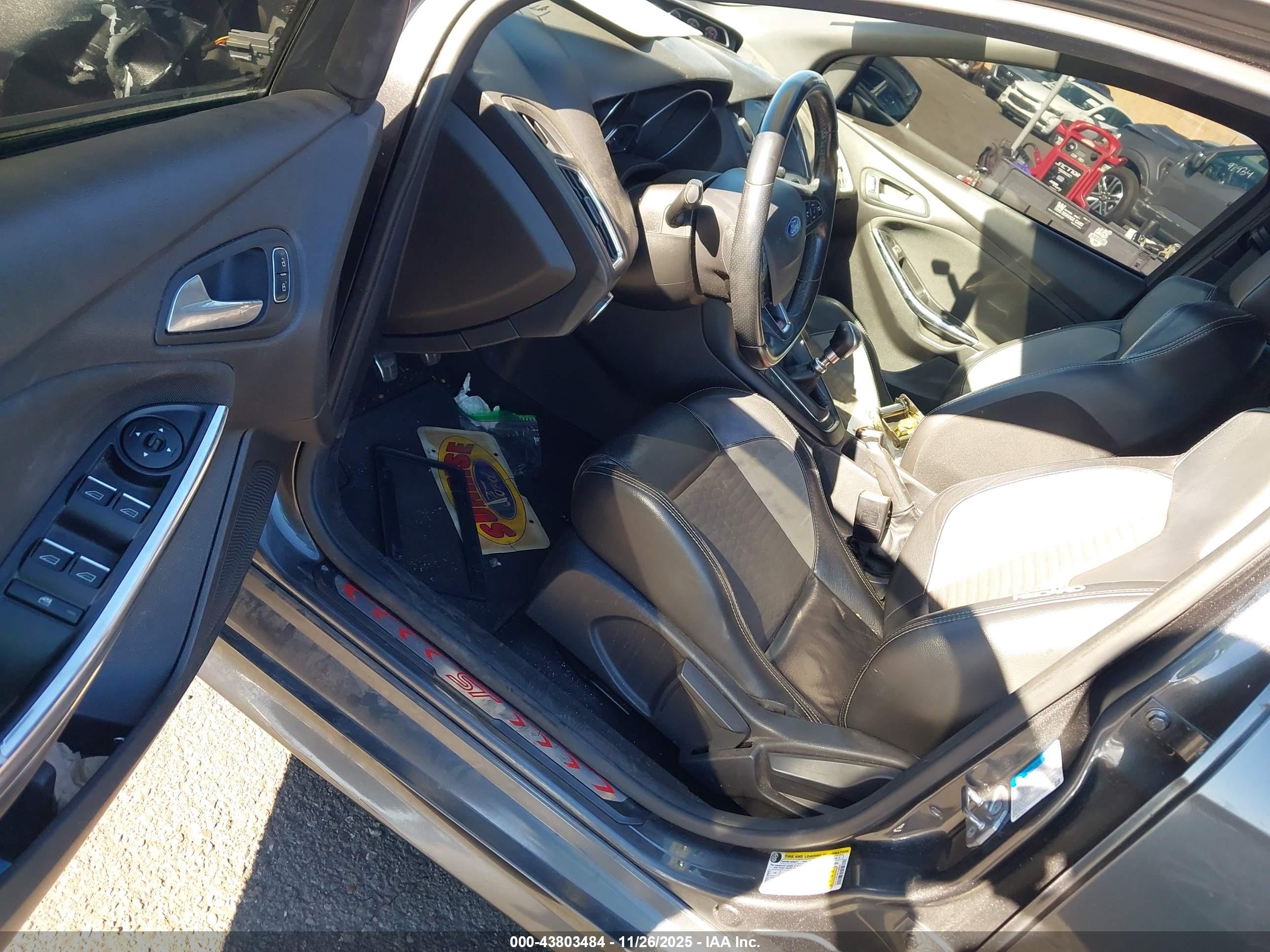 FORD FOCUS image 5