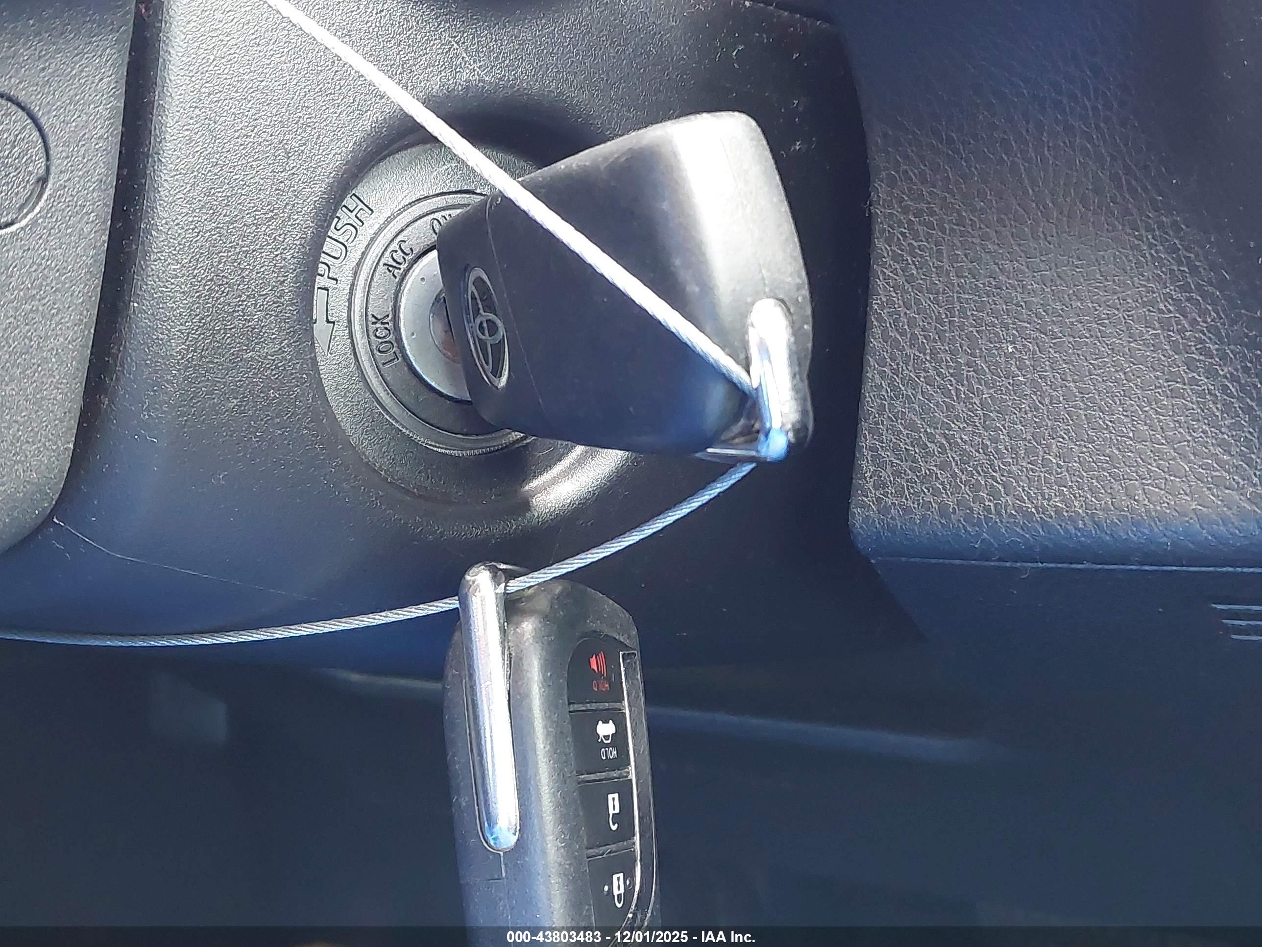 TOYOTA CAMRY image 11