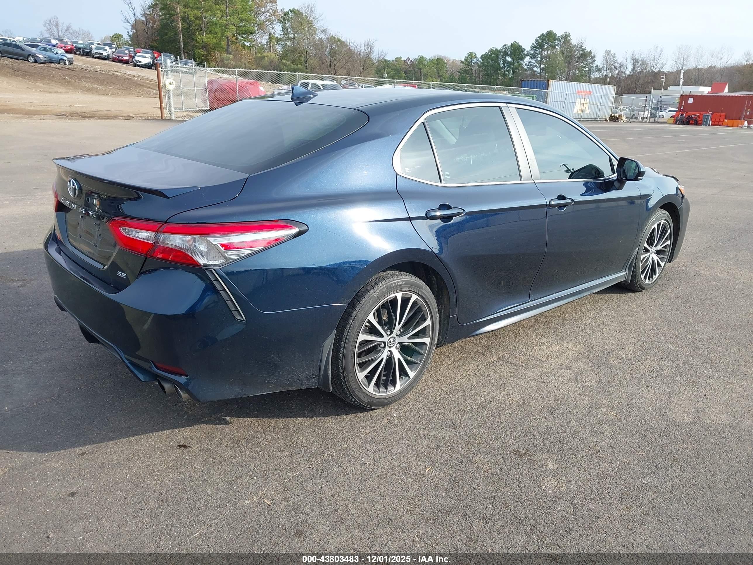 TOYOTA CAMRY image 4