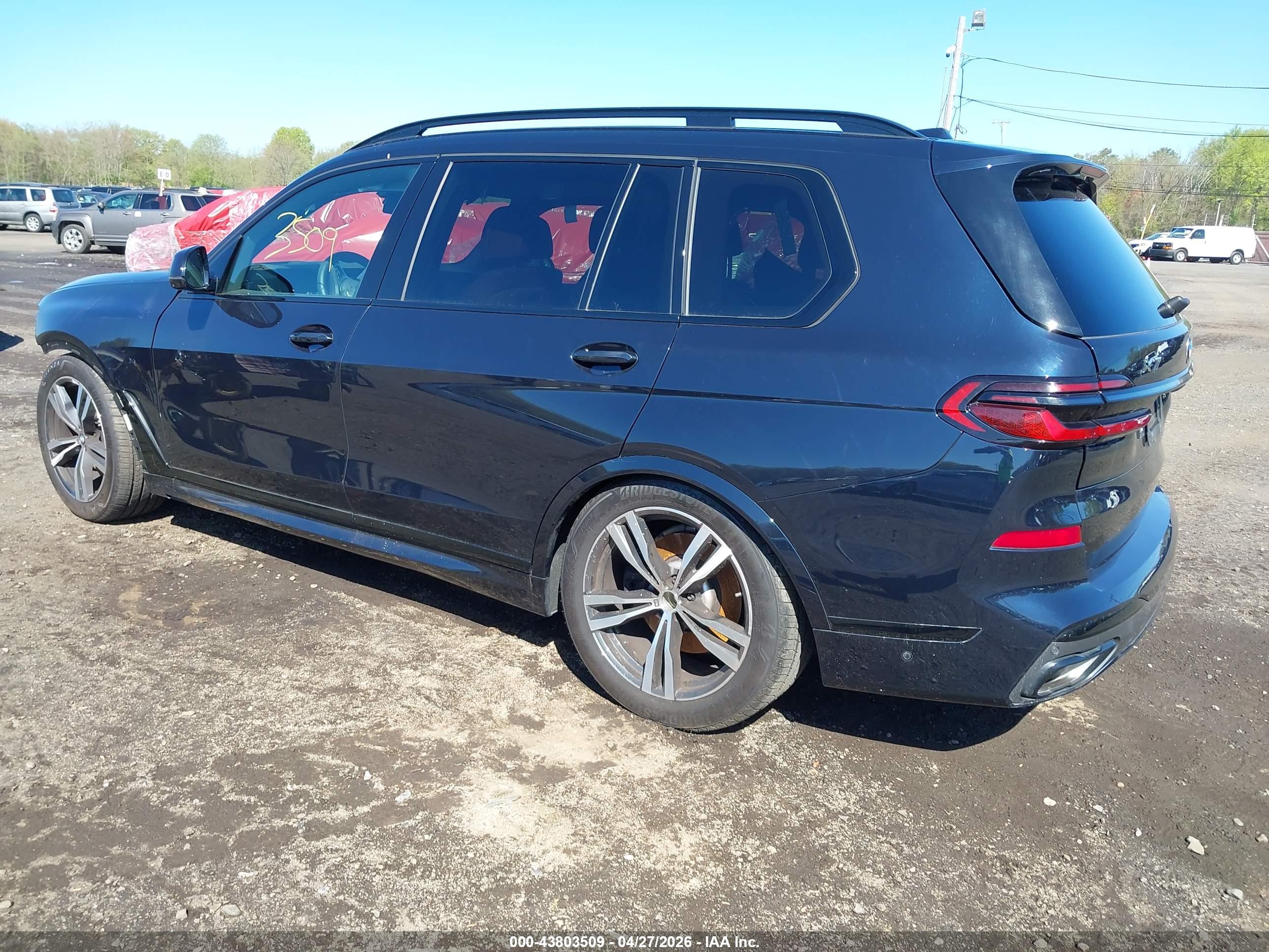 BMW X7 image 3