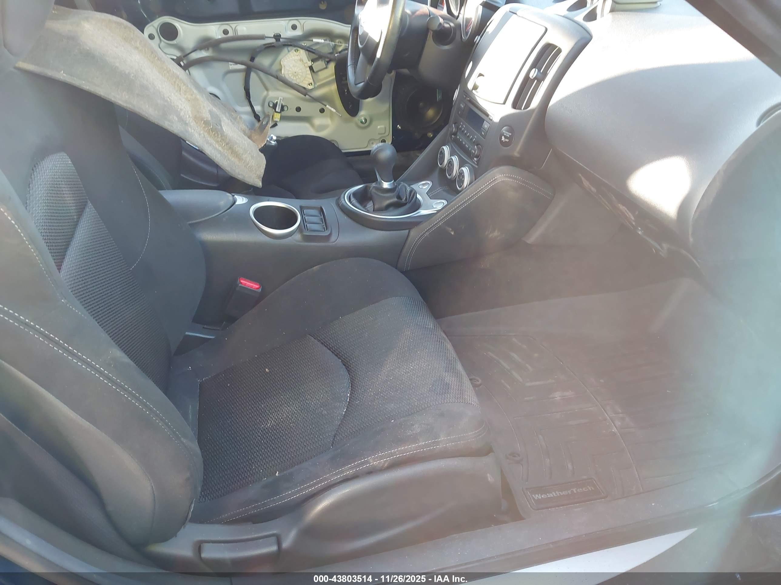 NISSAN 370Z image 5