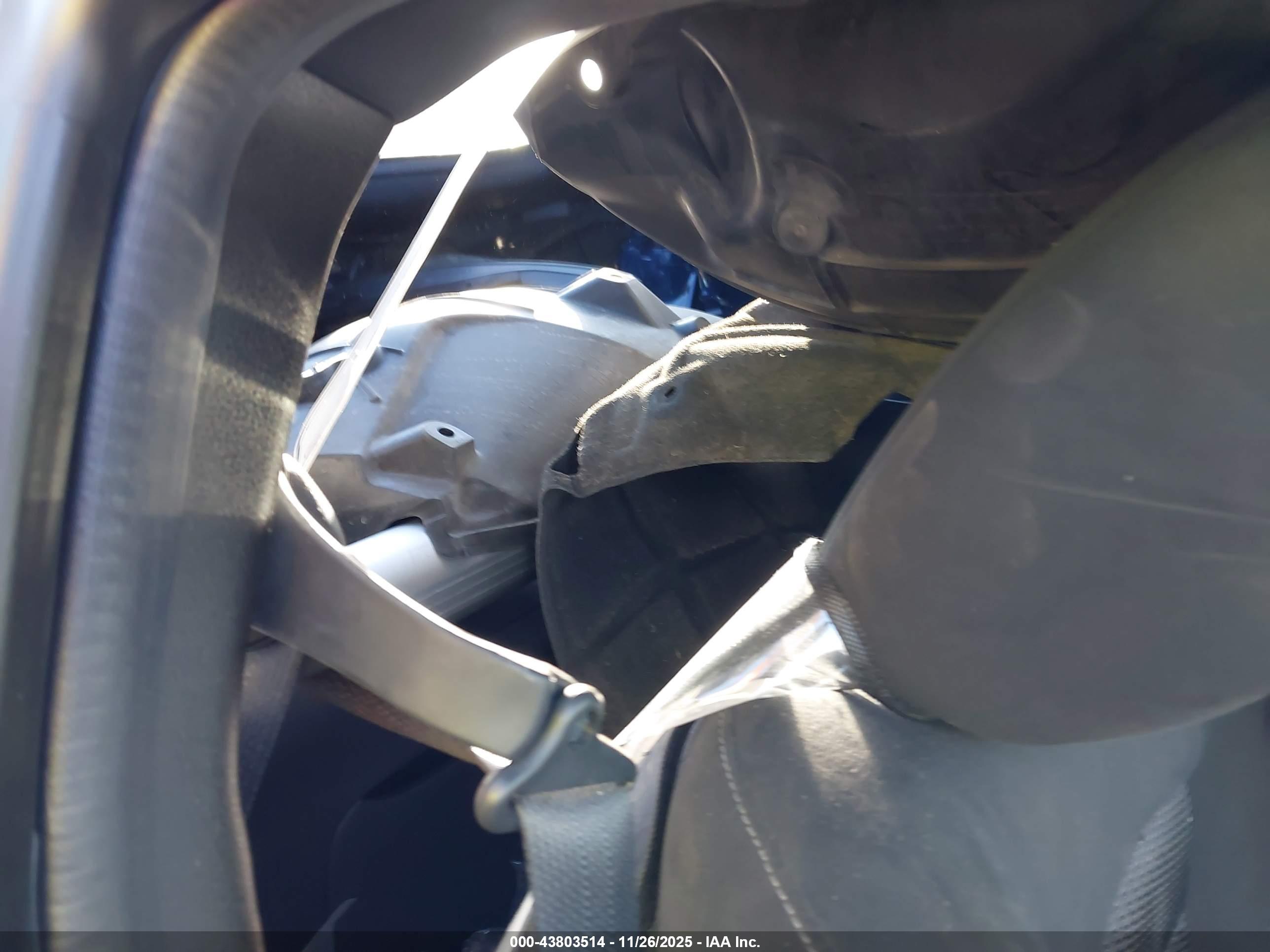 NISSAN 370Z image 8