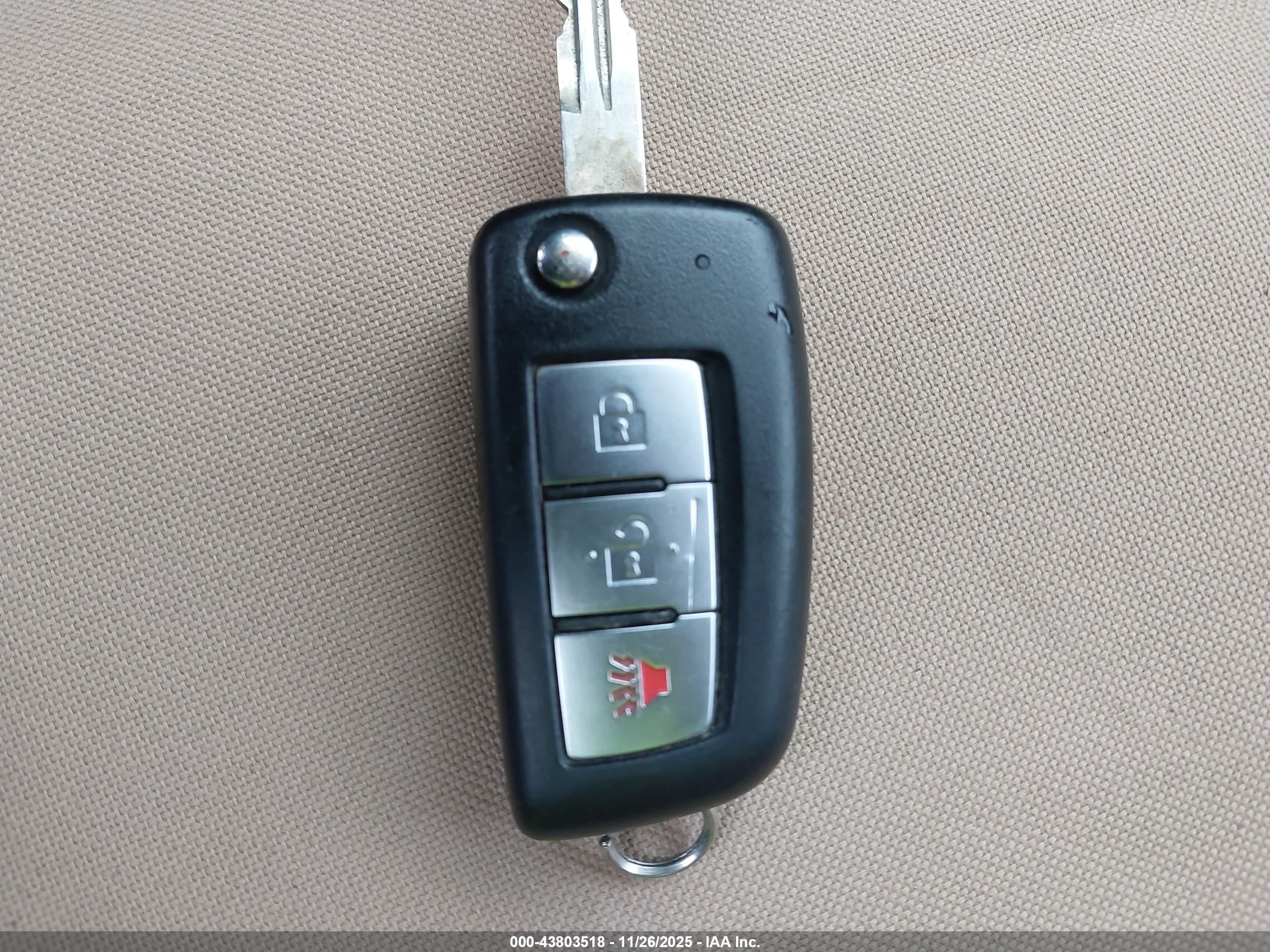NISSAN ROGUE image 11