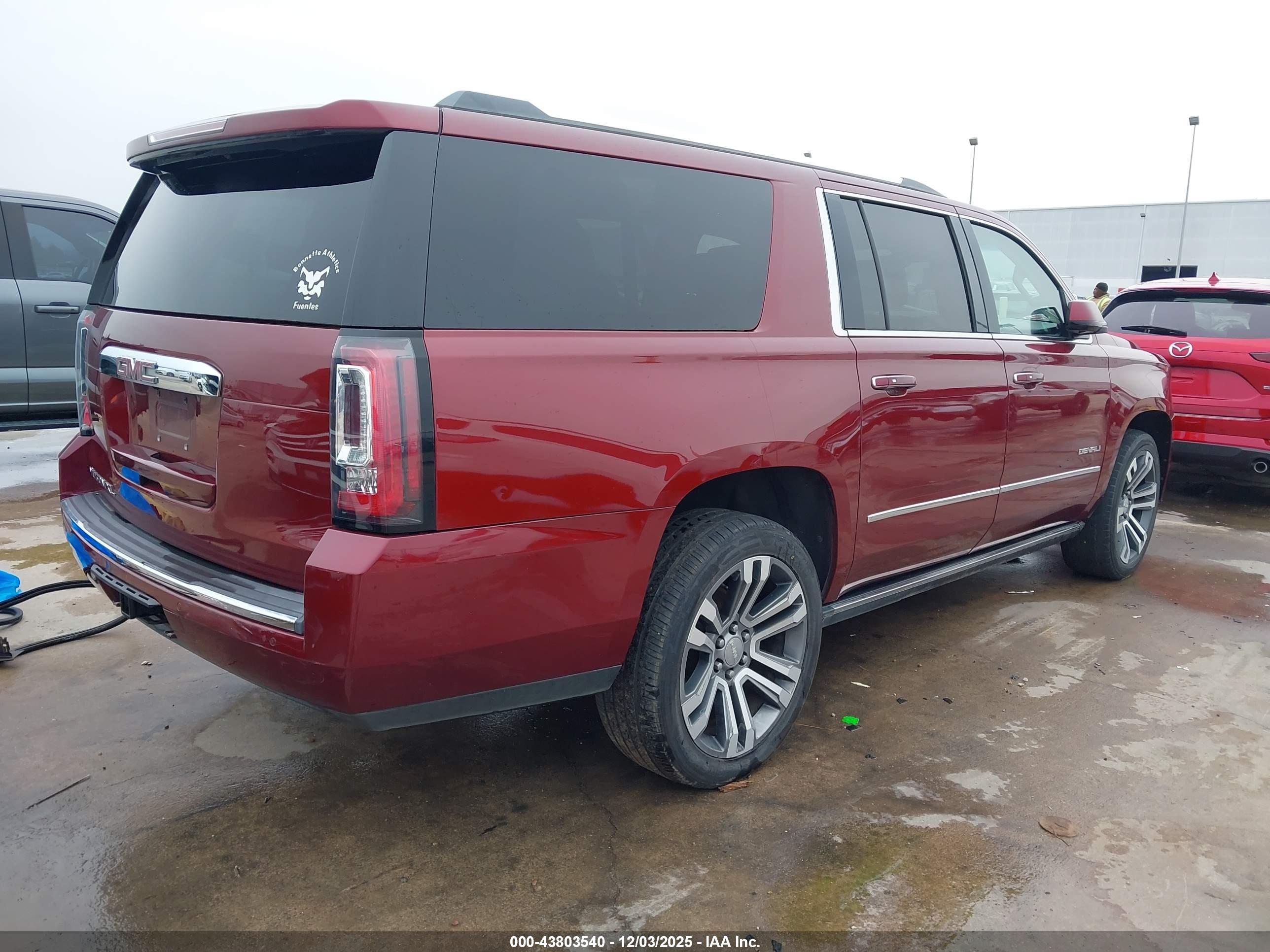 GMC YUKON image 4