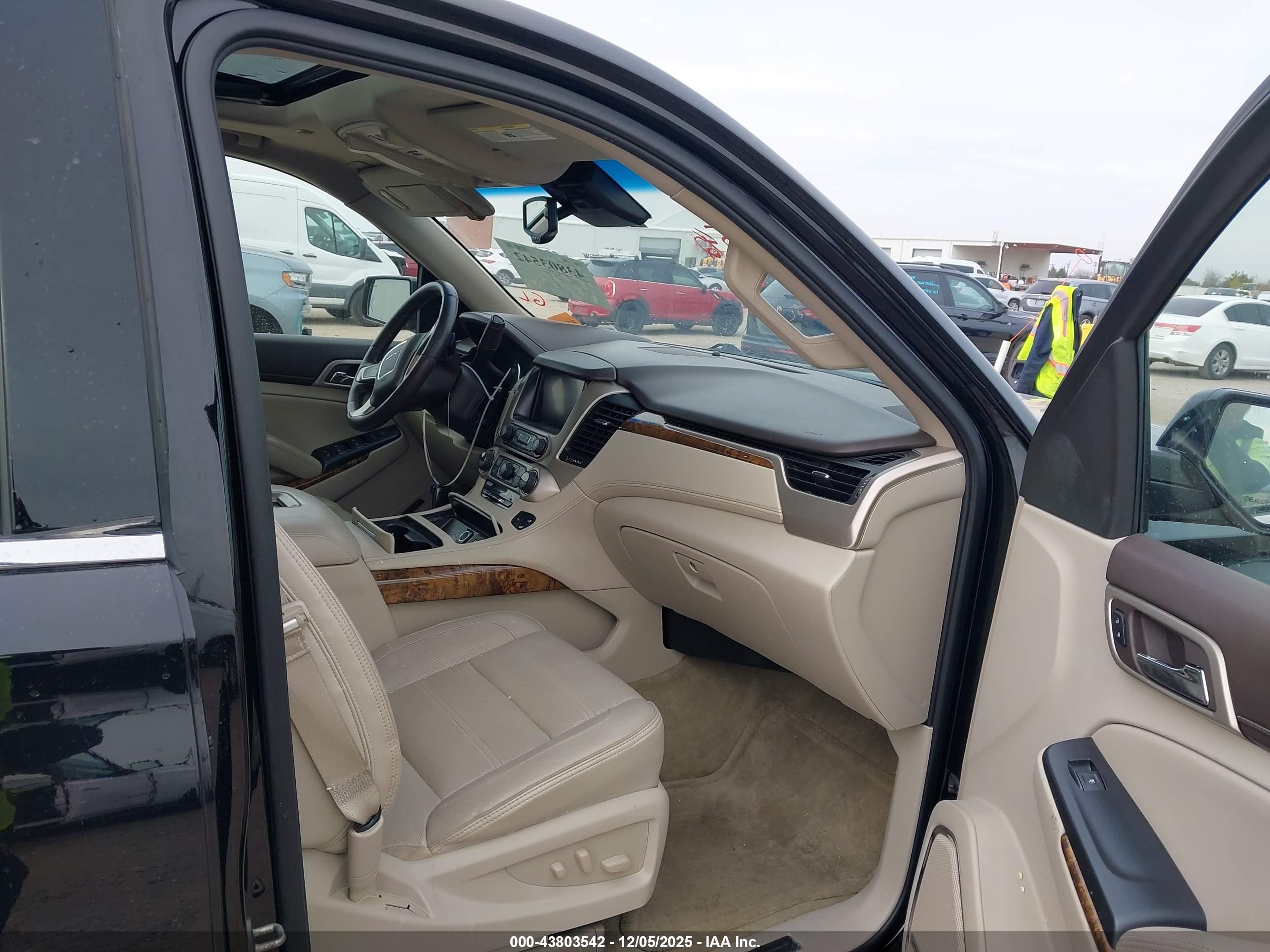 GMC YUKON image 5