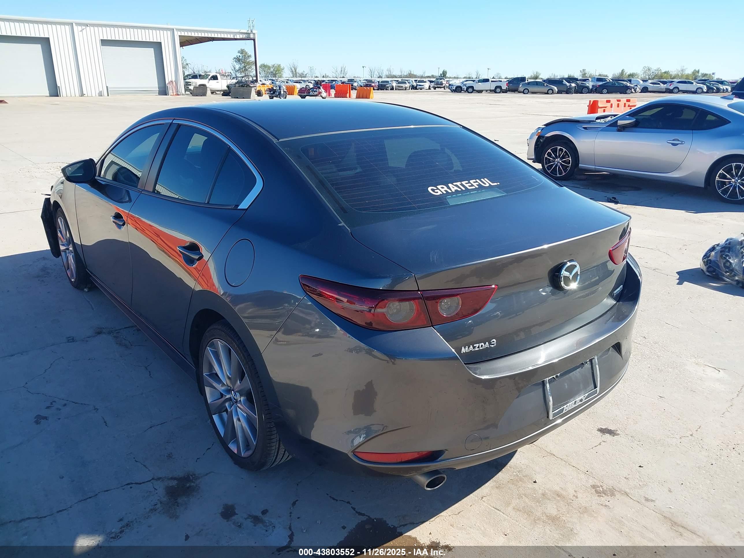 MAZDA MAZDA3 image 3