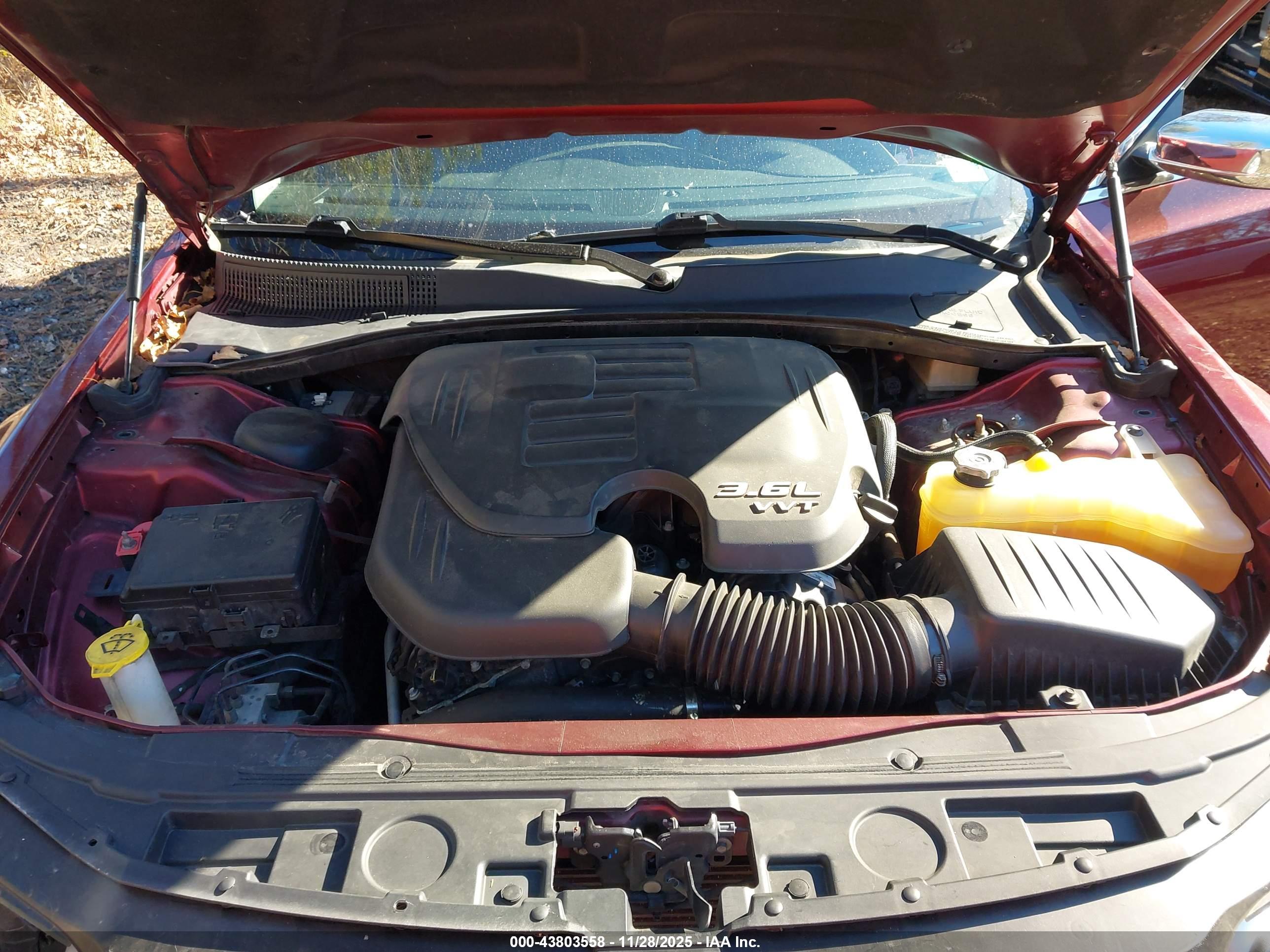 CHRYSLER 300 image 10