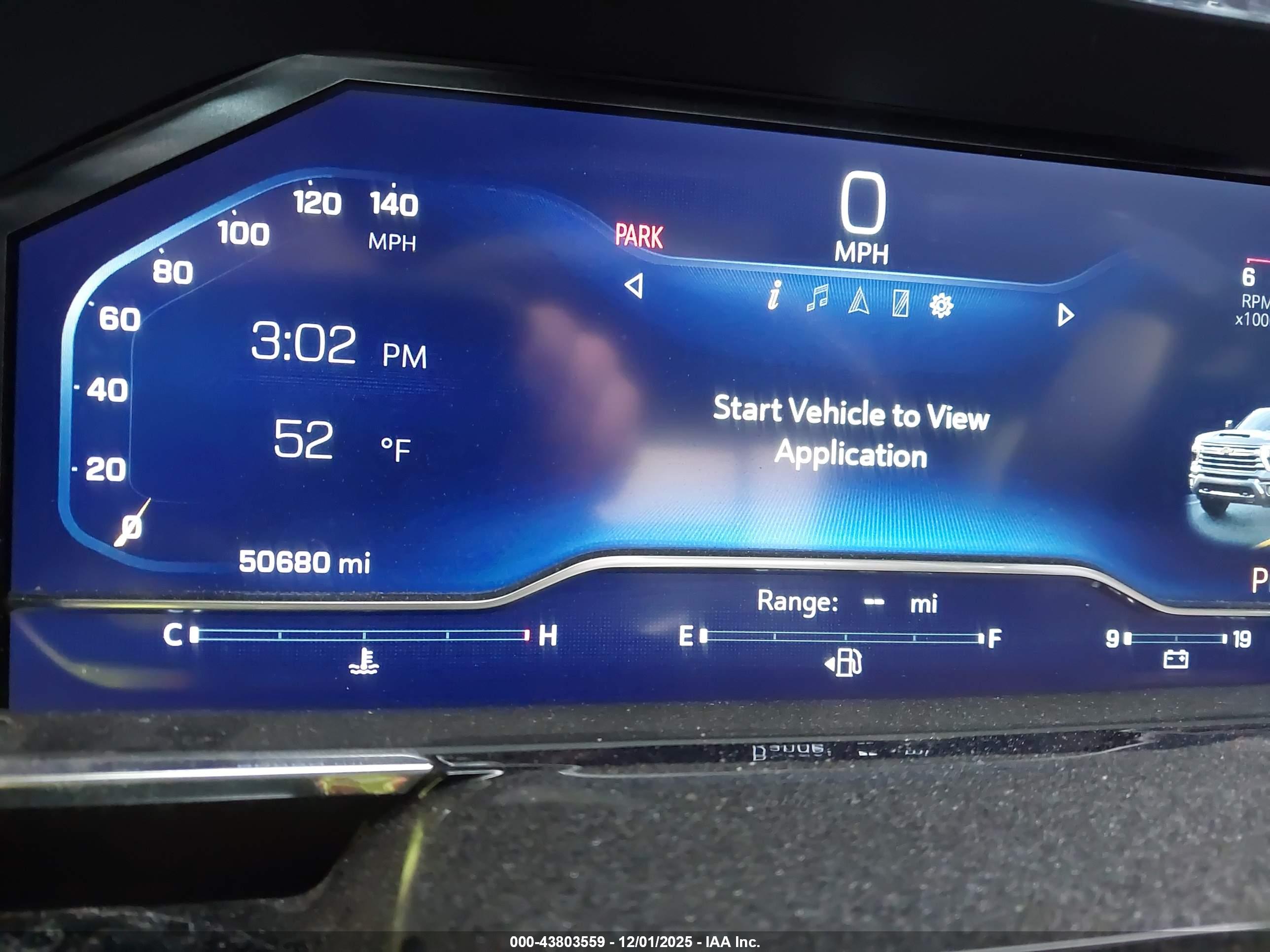 CHEVROLET SILVERADO image 6