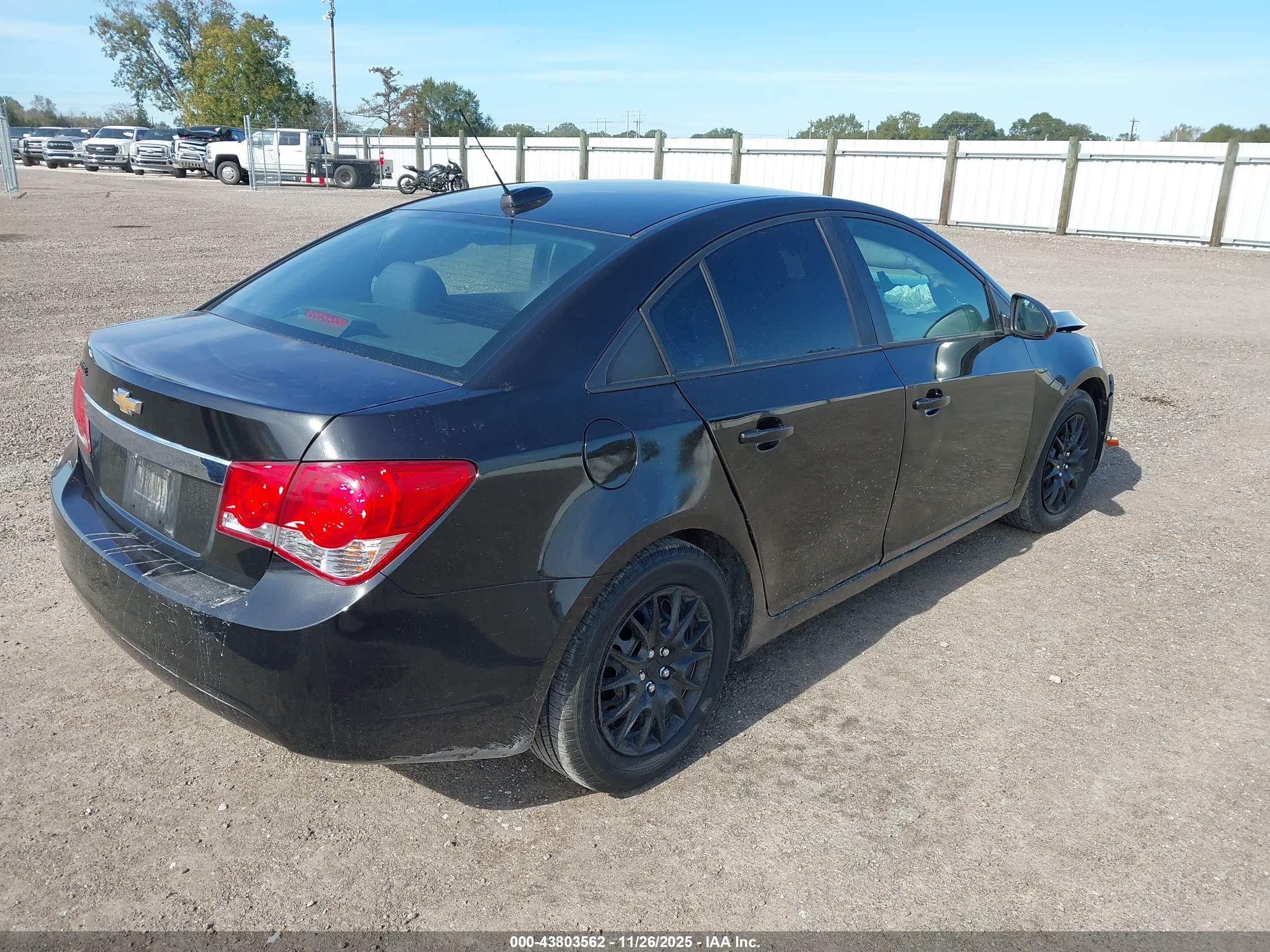 CHEVROLET CRUZE image 4
