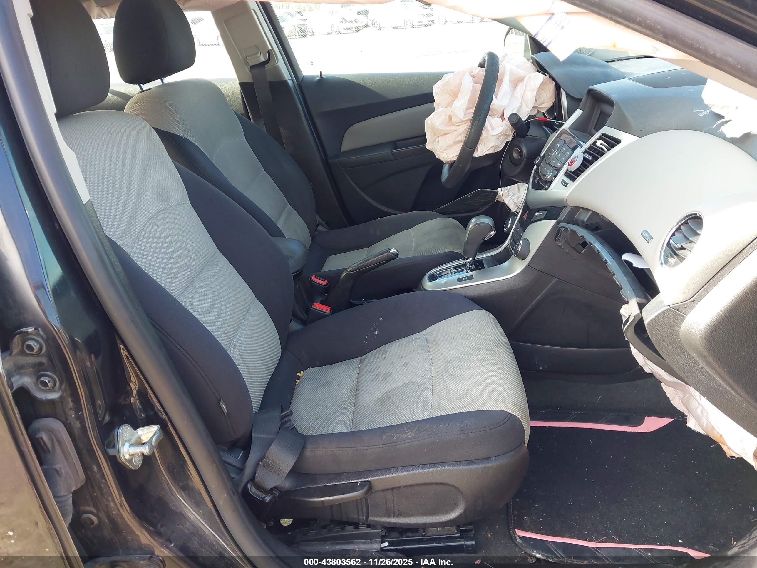 CHEVROLET CRUZE image 5