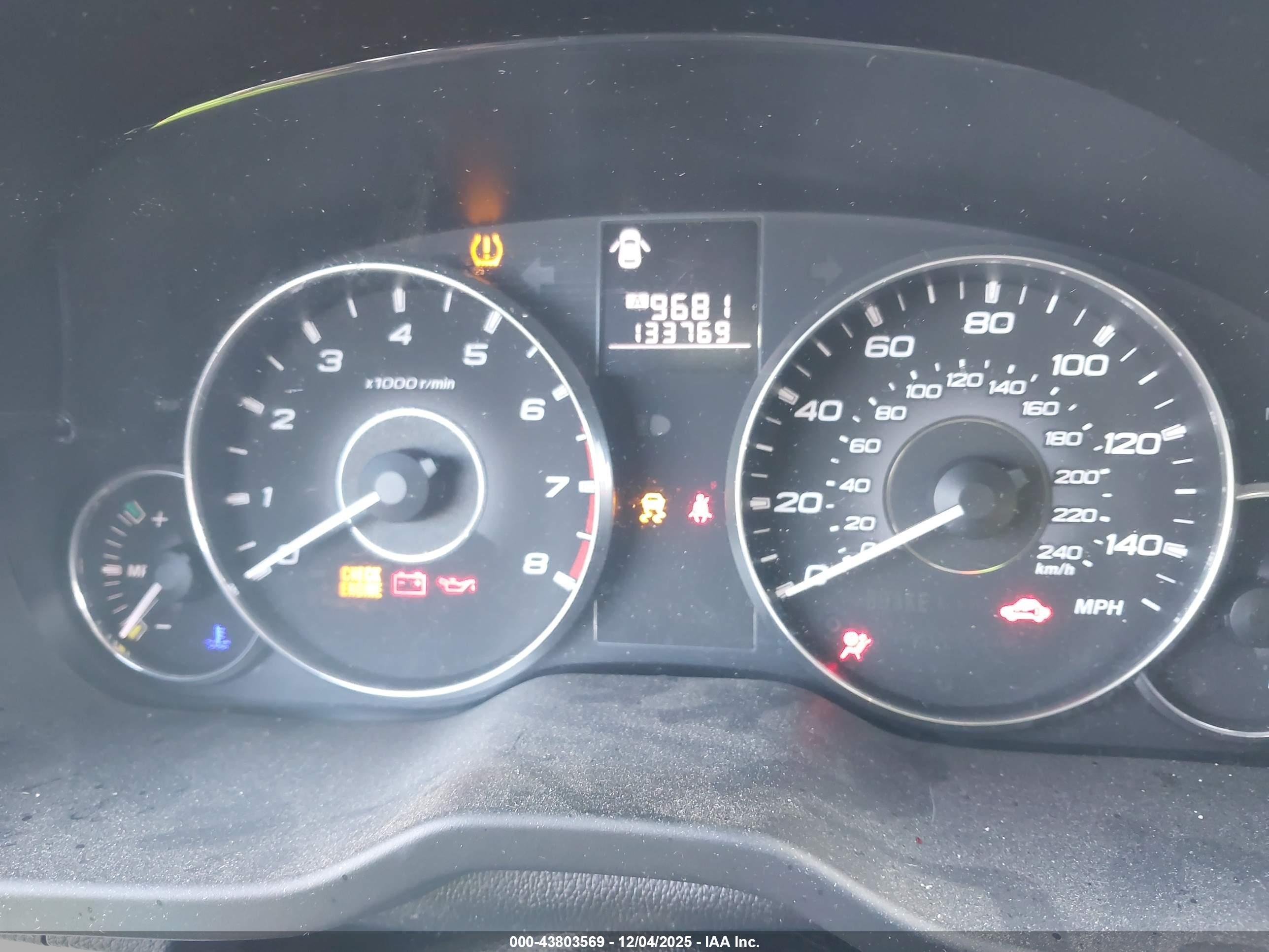 SUBARU OUTBACK image 7